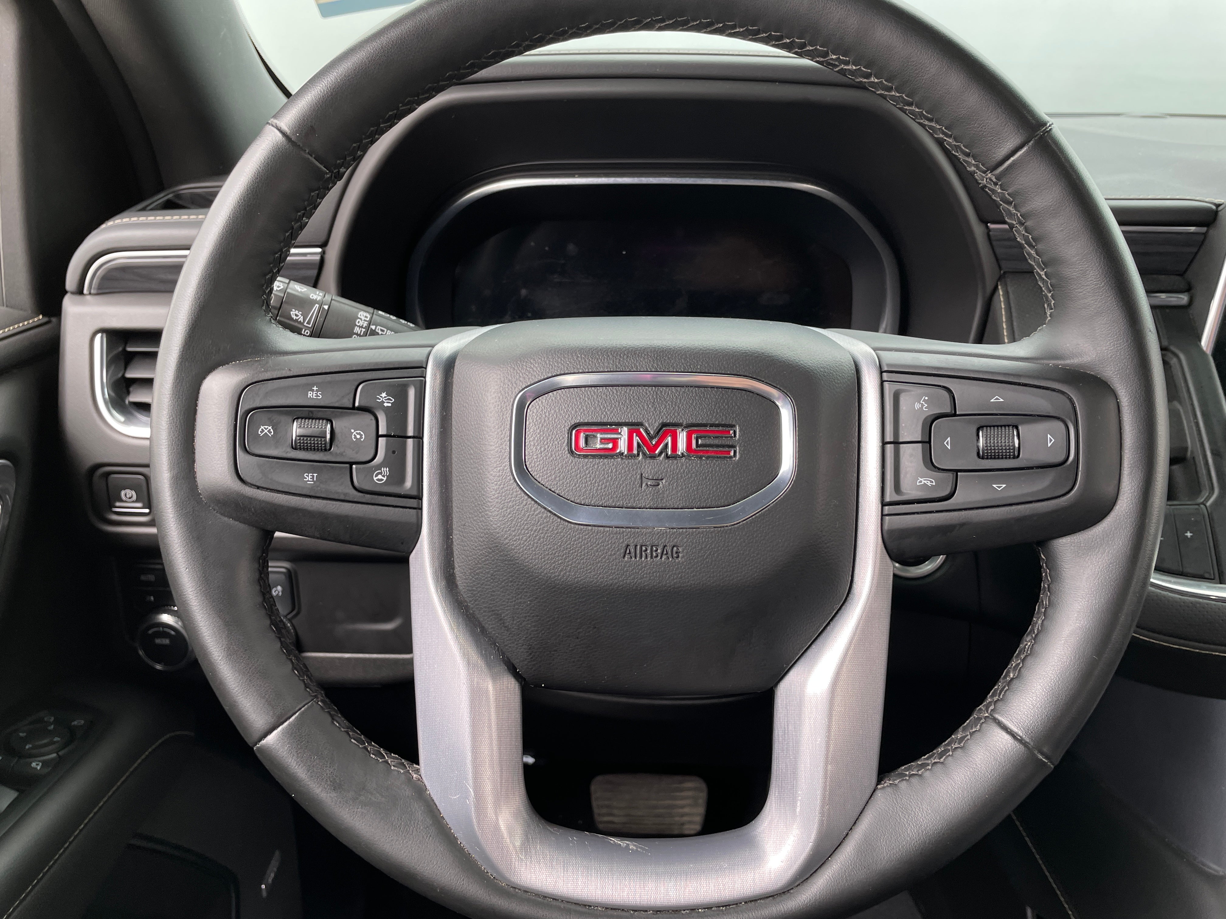 2023 GMC Yukon SLT 4