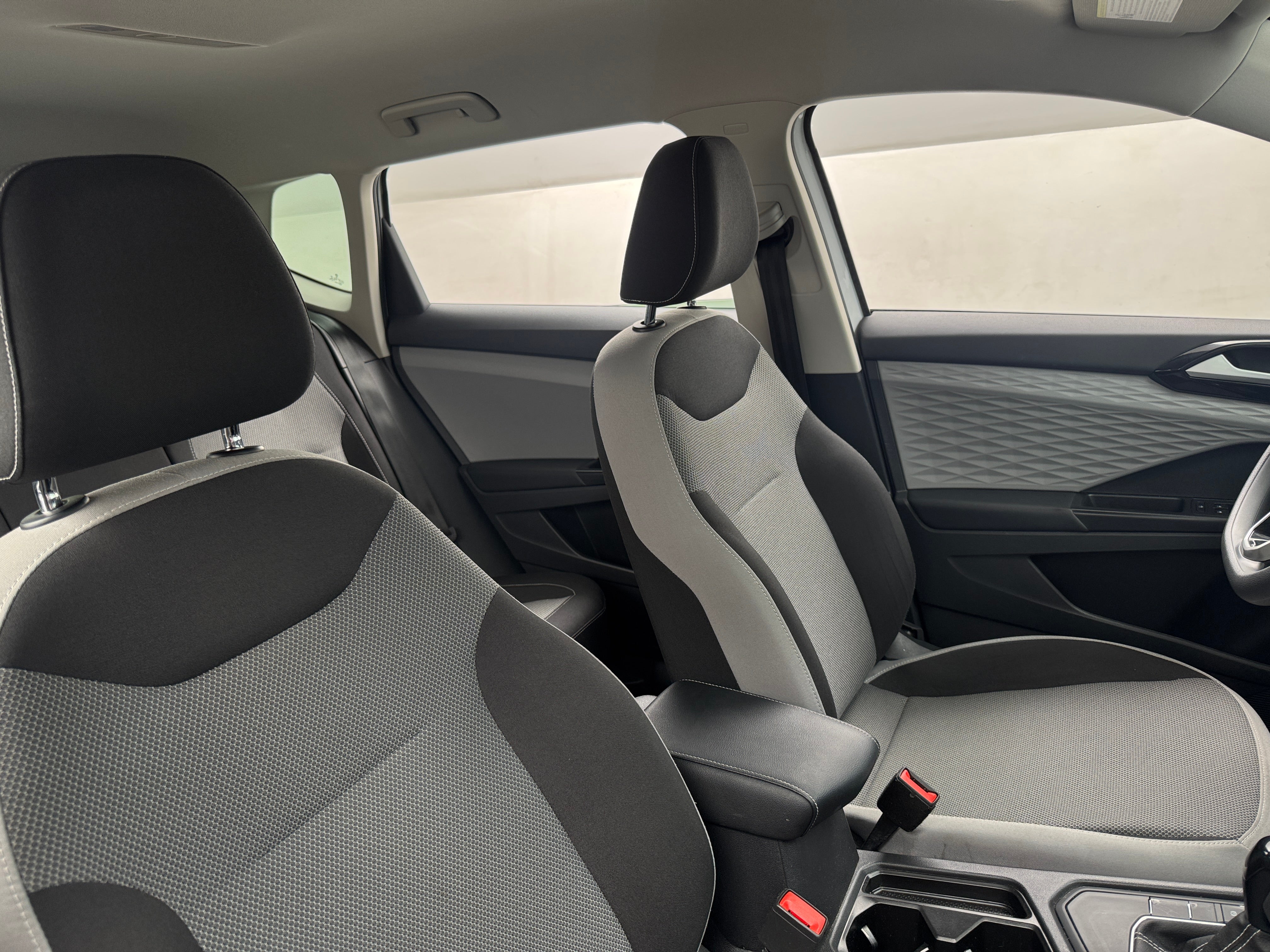 2022 Volkswagen Taos S 2