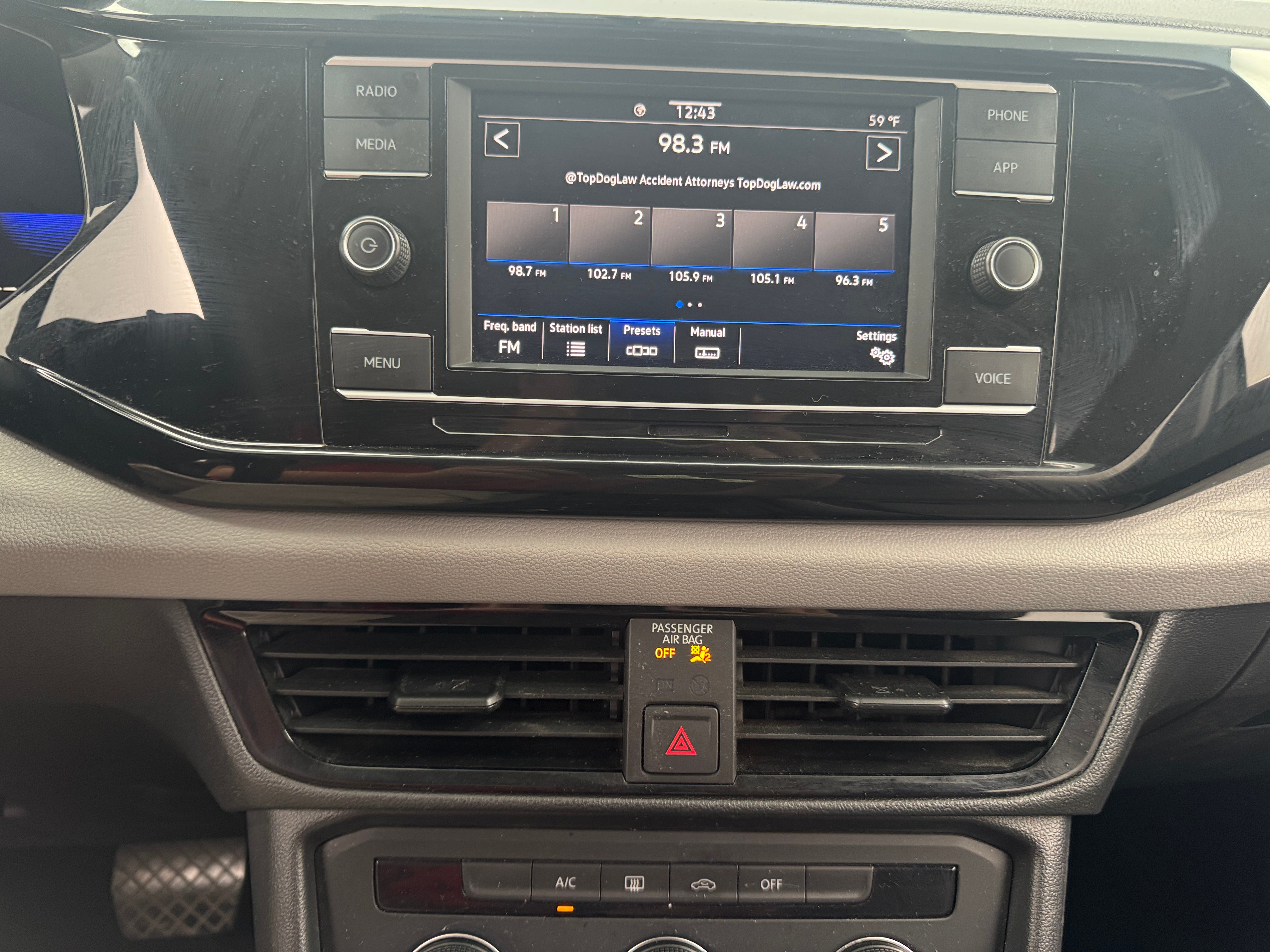 2022 Volkswagen Taos S 4