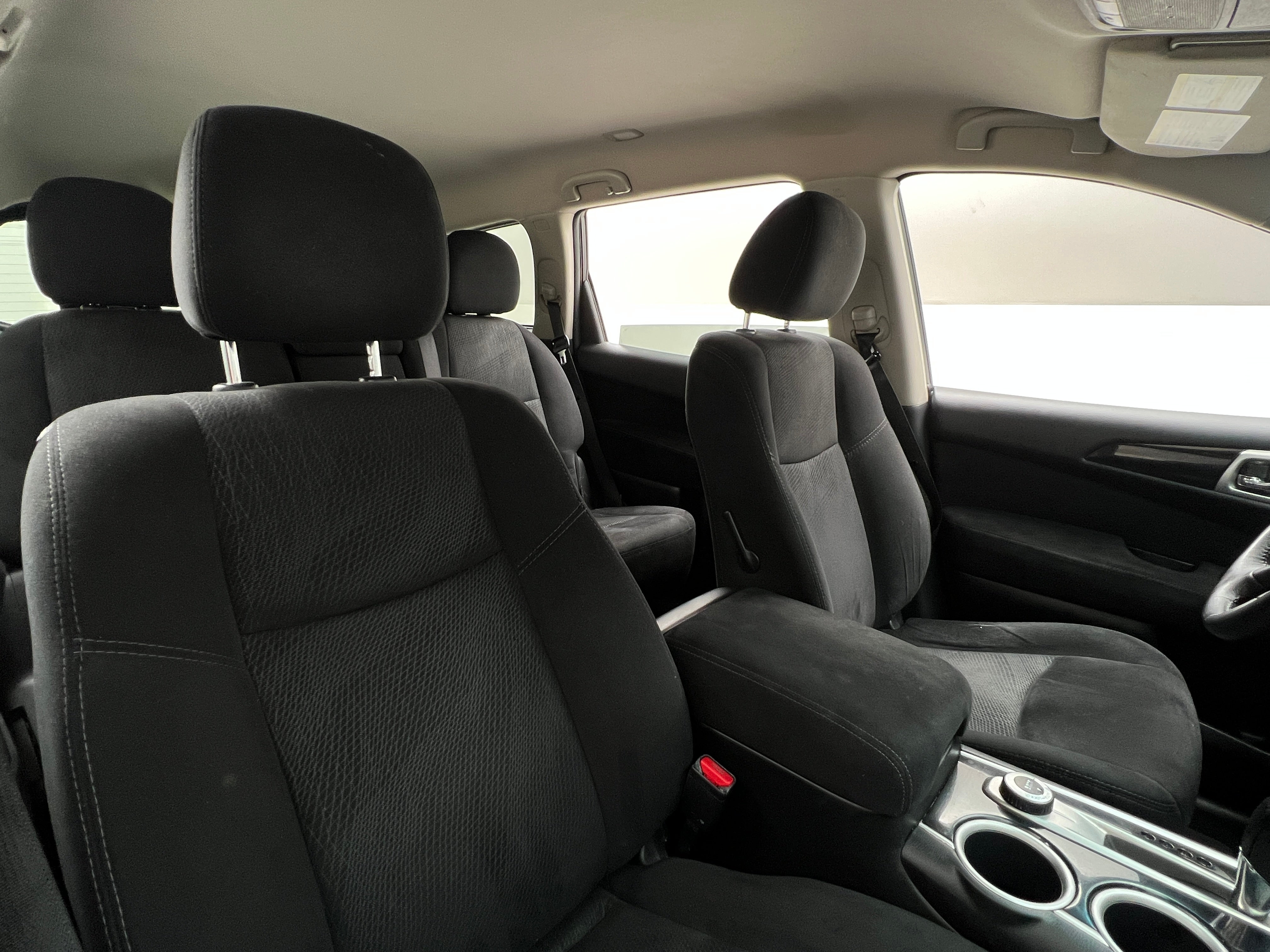2014 Nissan Pathfinder SV 2