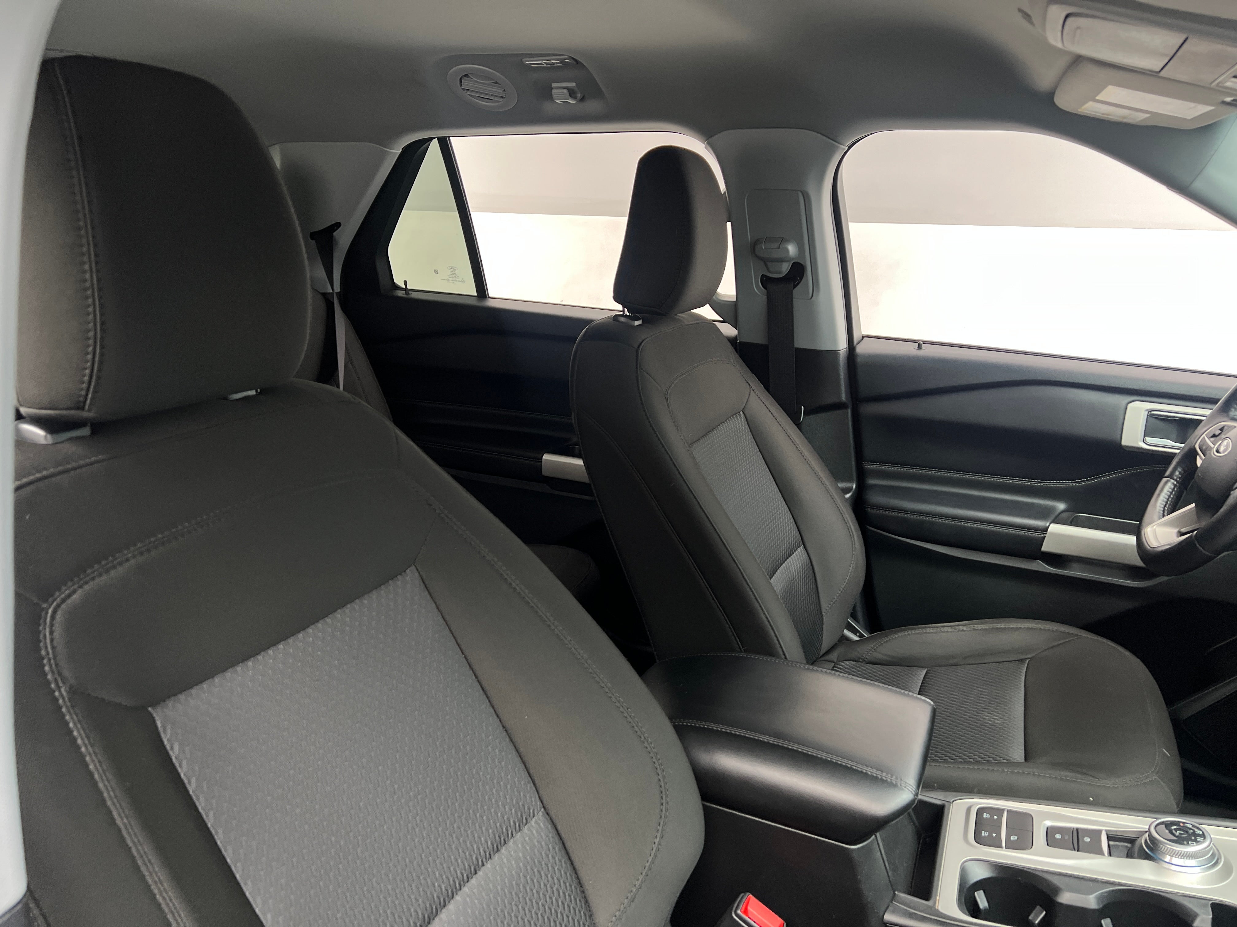 2022 Ford Explorer XLT 2