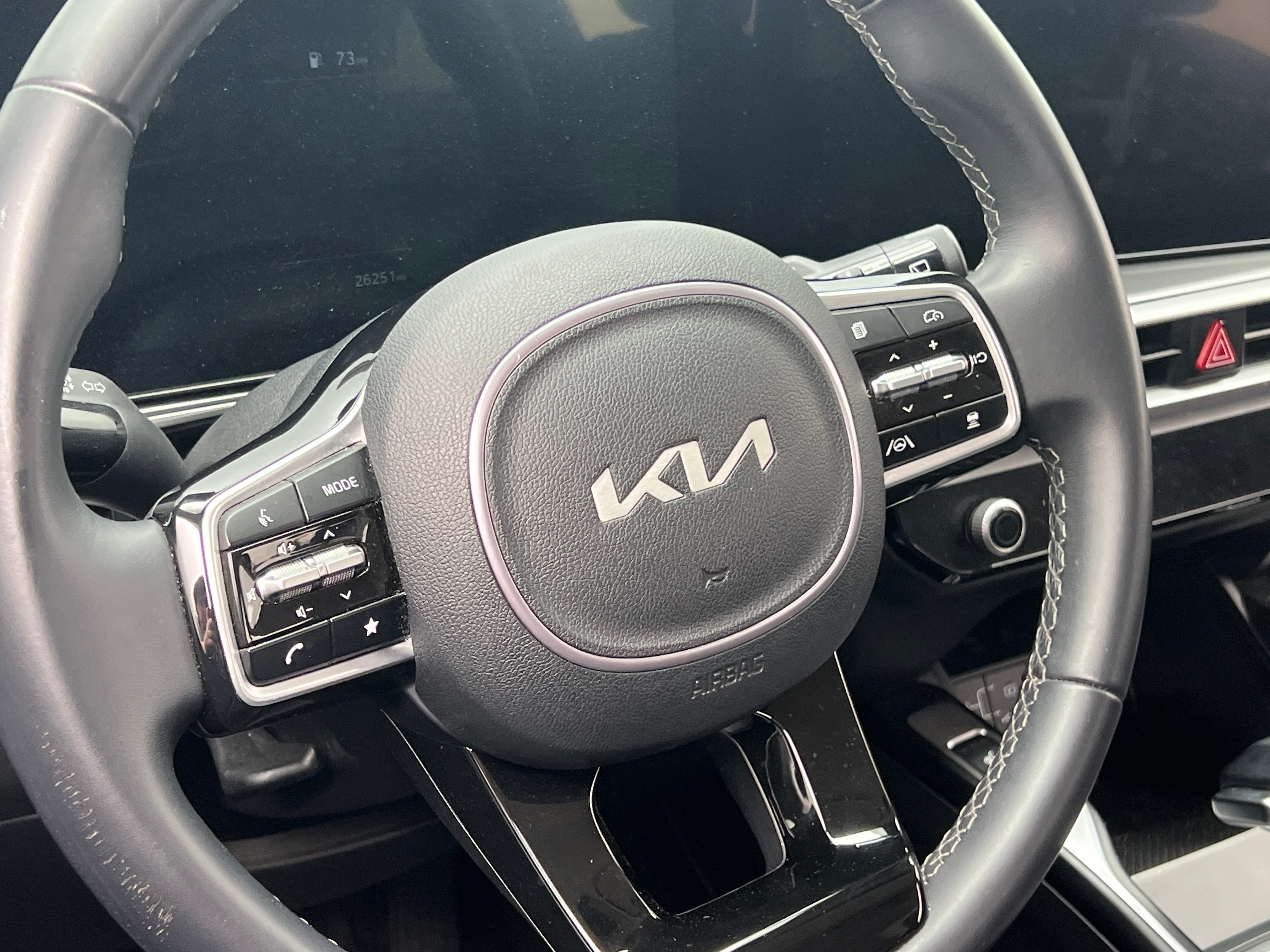2024 Kia Sorento S 4