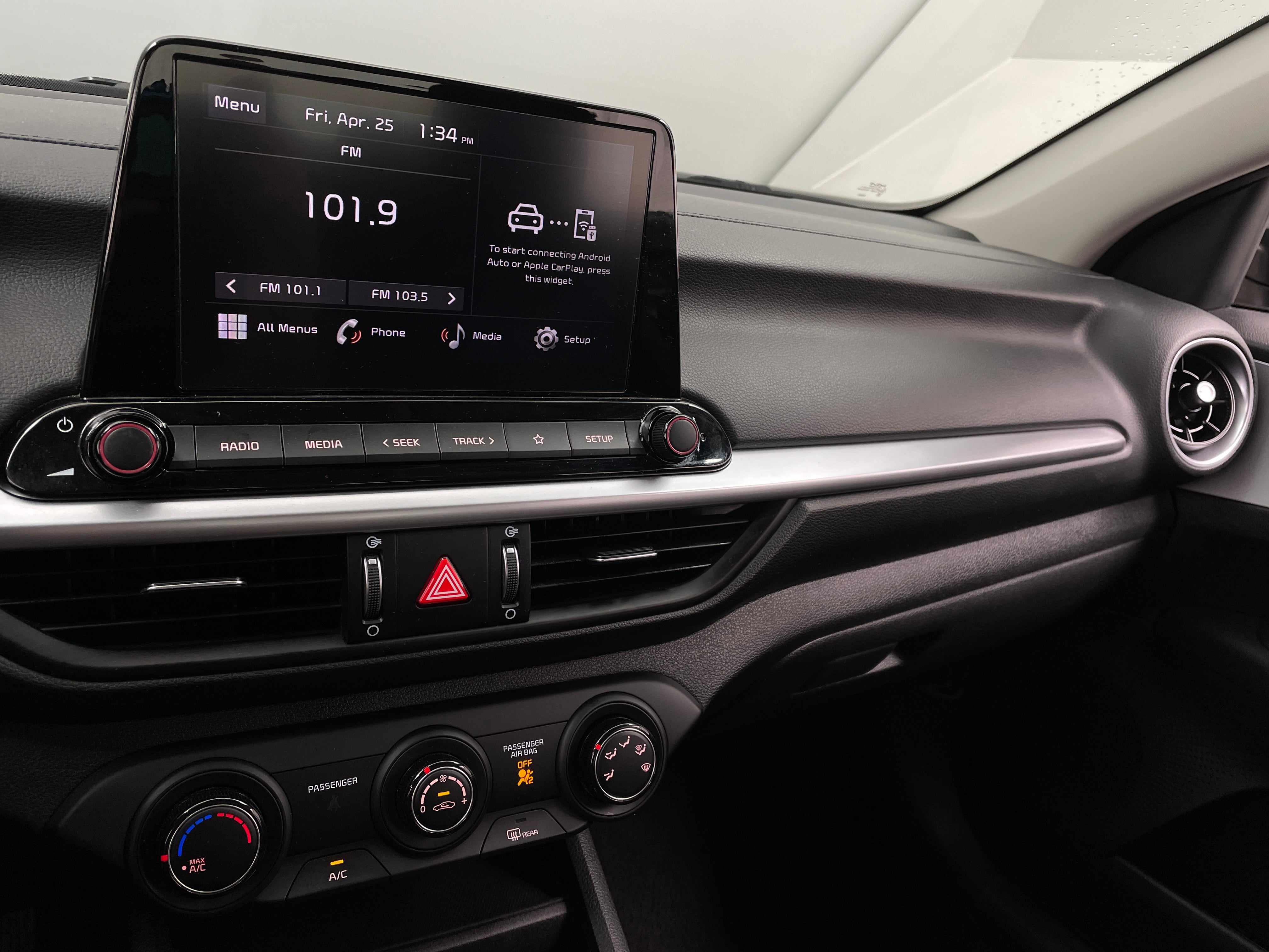 2024 Kia Forte LXS 4