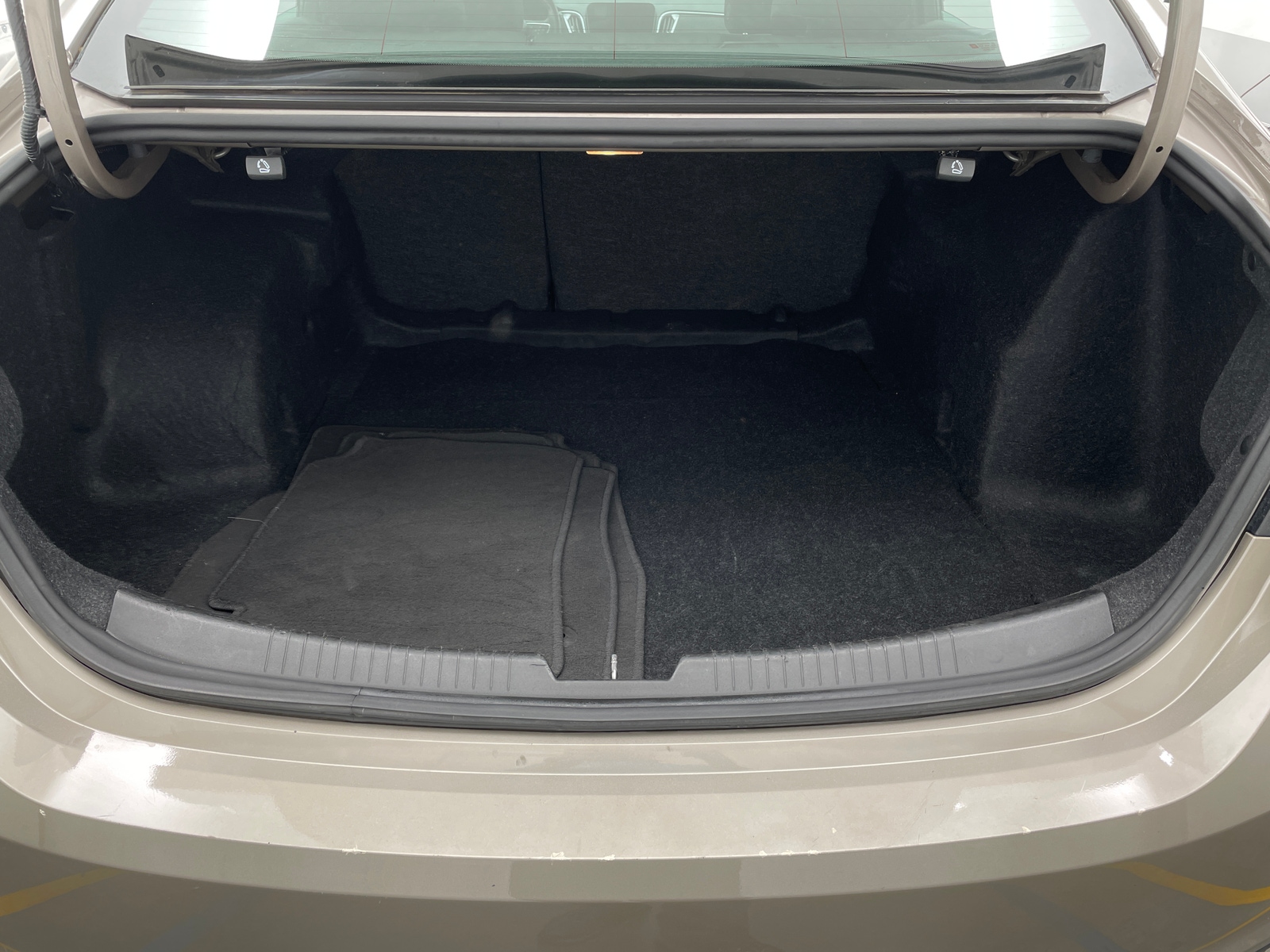 Thumbnail: 2023 Chevrolet Malibu - 7