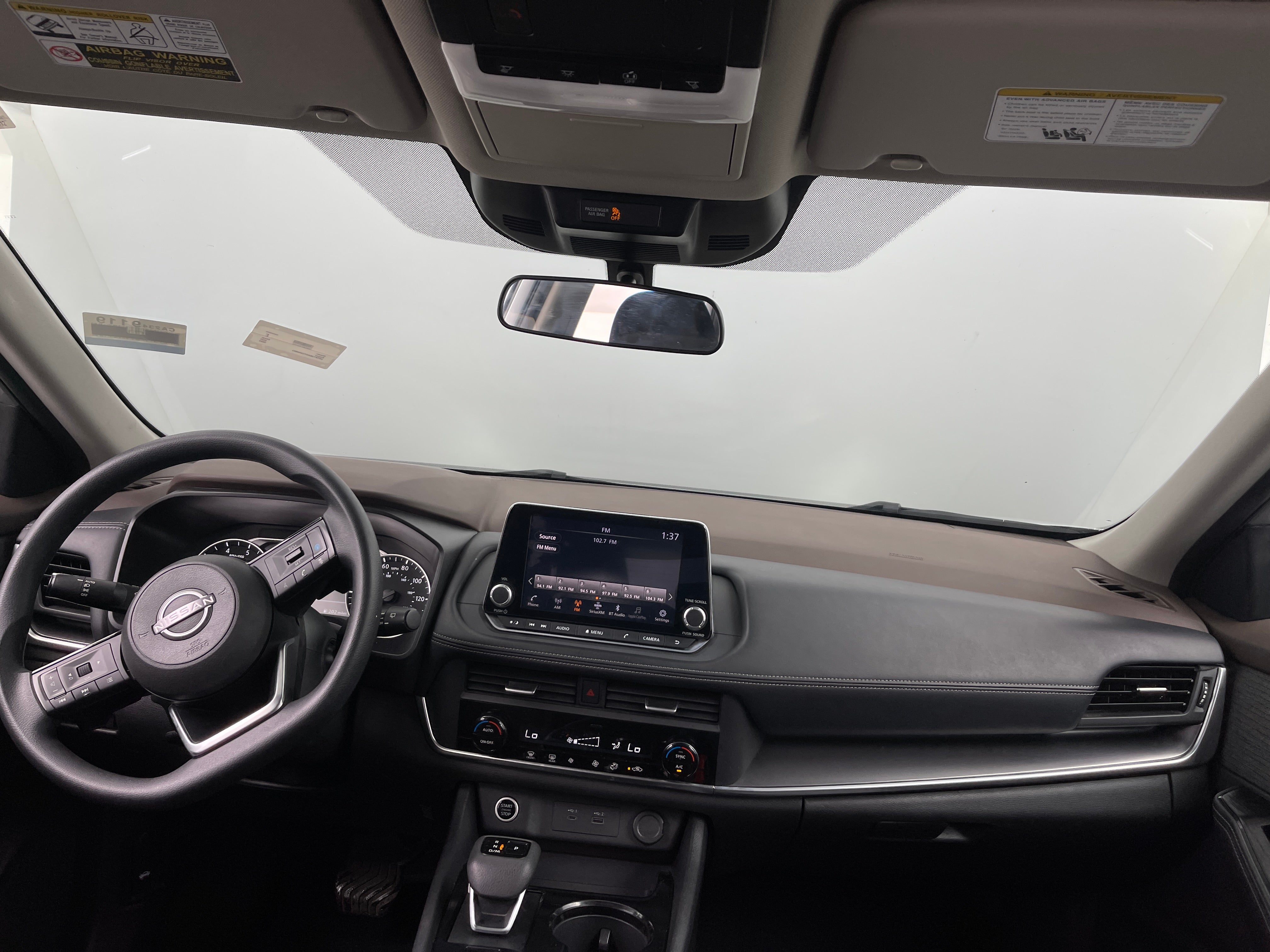 2023 Nissan Rogue SV 3