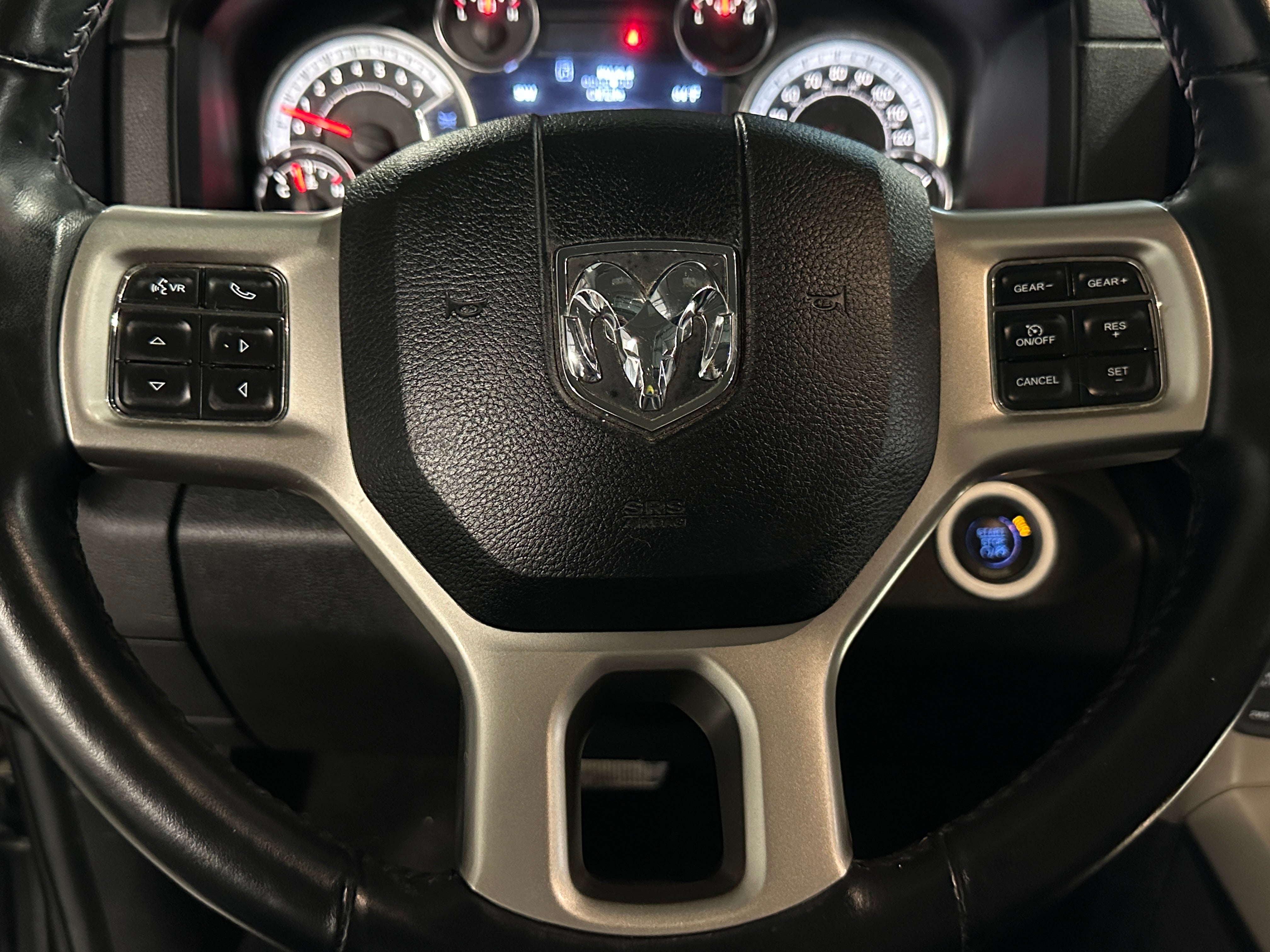 2014 RAM 1500 Laramie 4