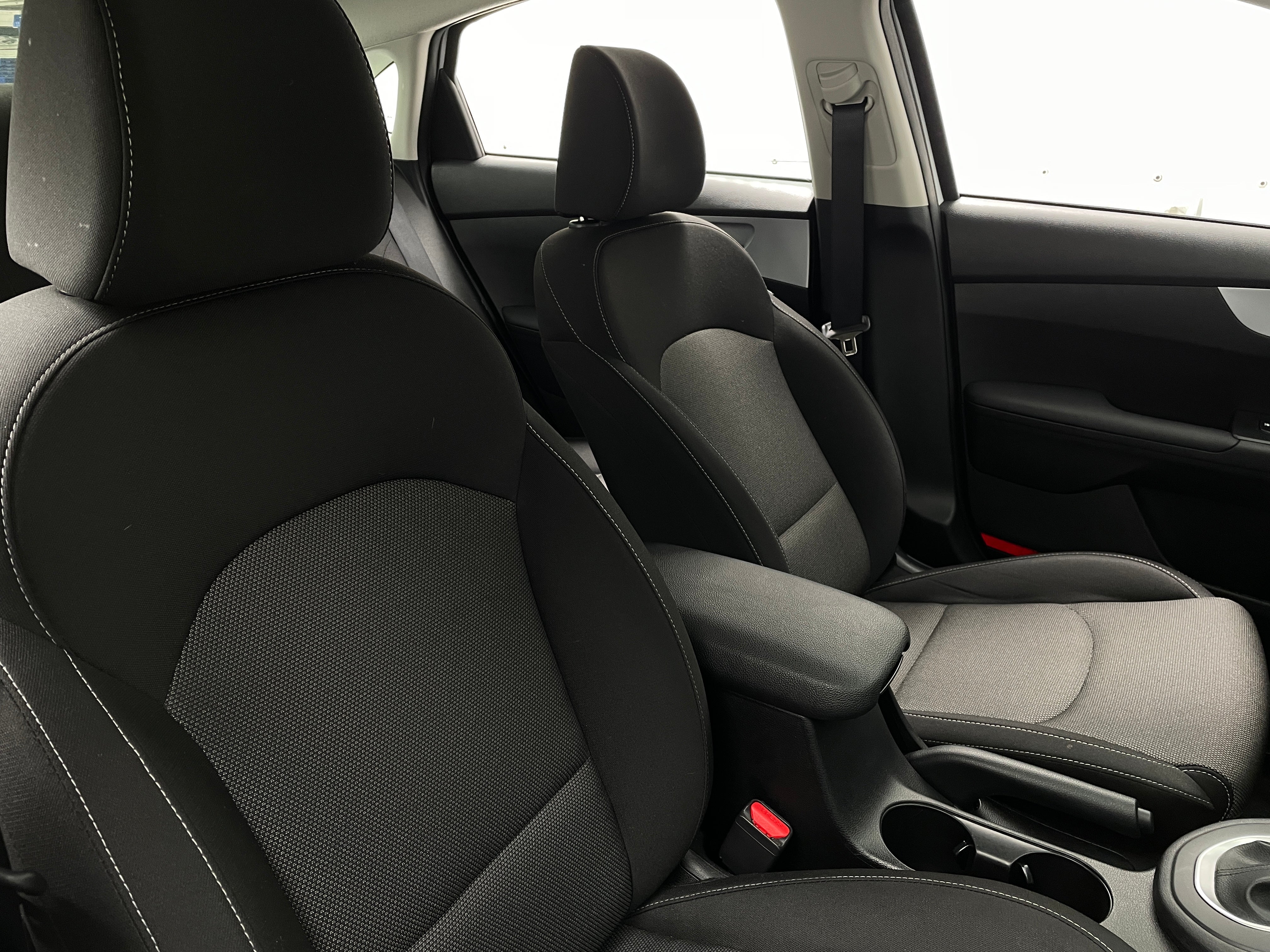 2024 Kia Forte LXS 2