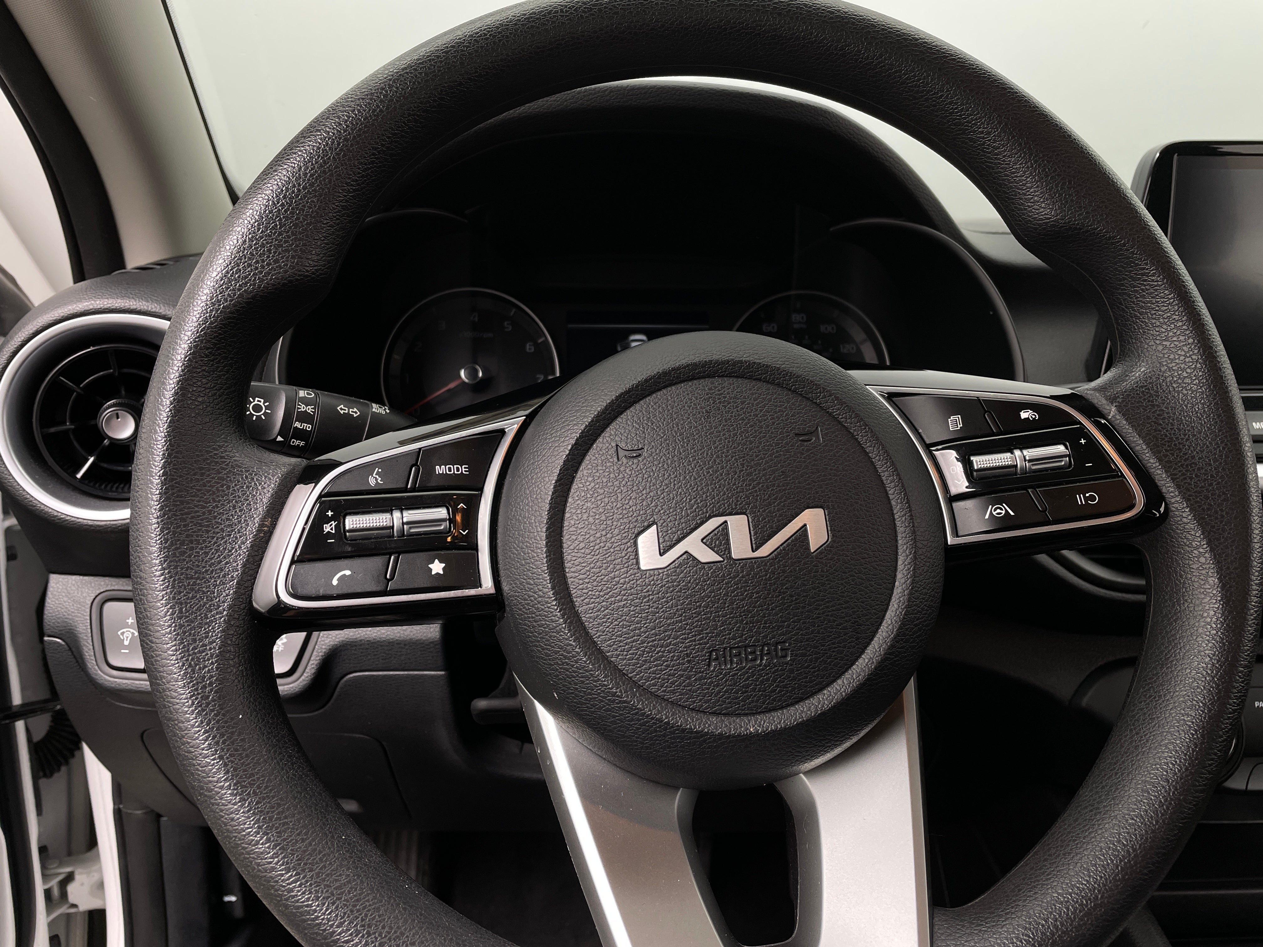 2024 Kia Forte LXS 5