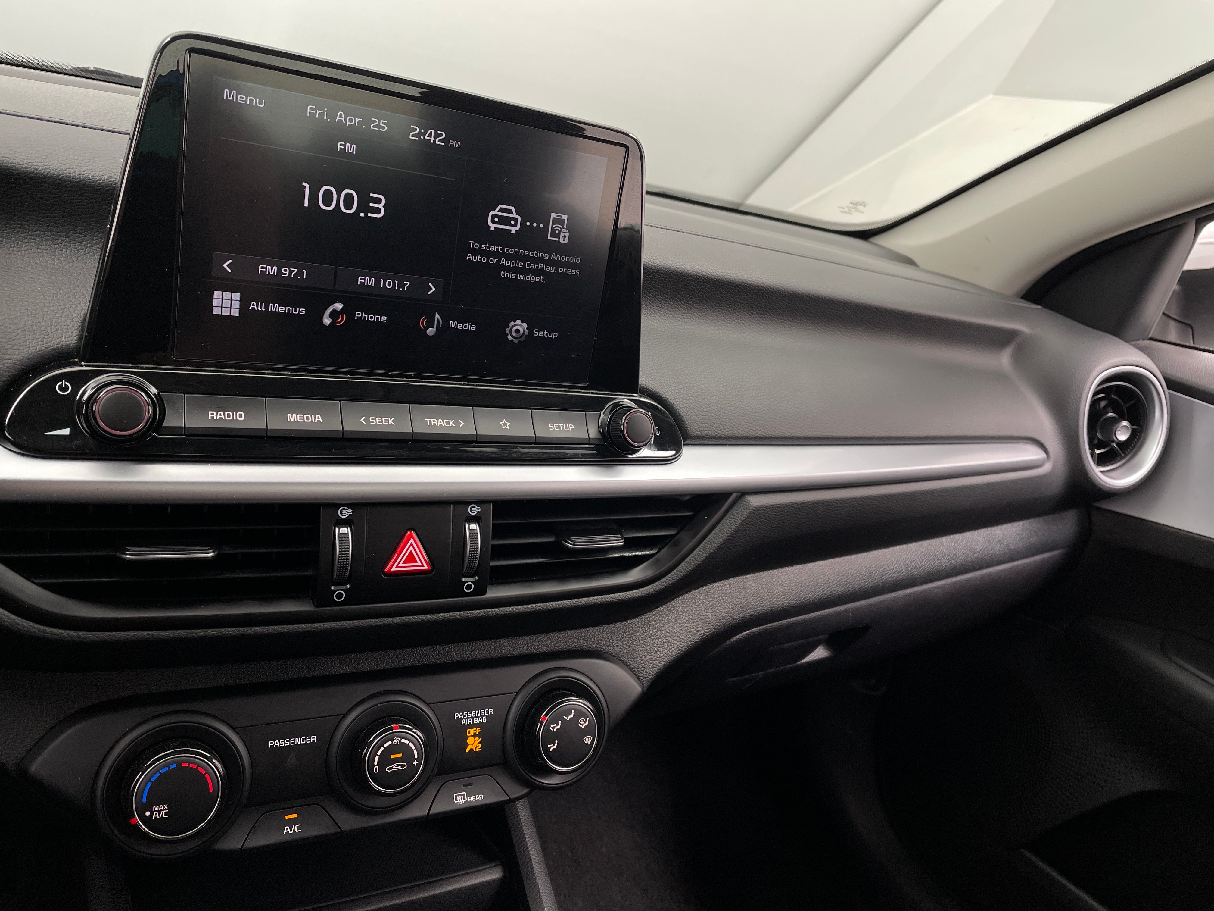 2024 Kia Forte LXS 4