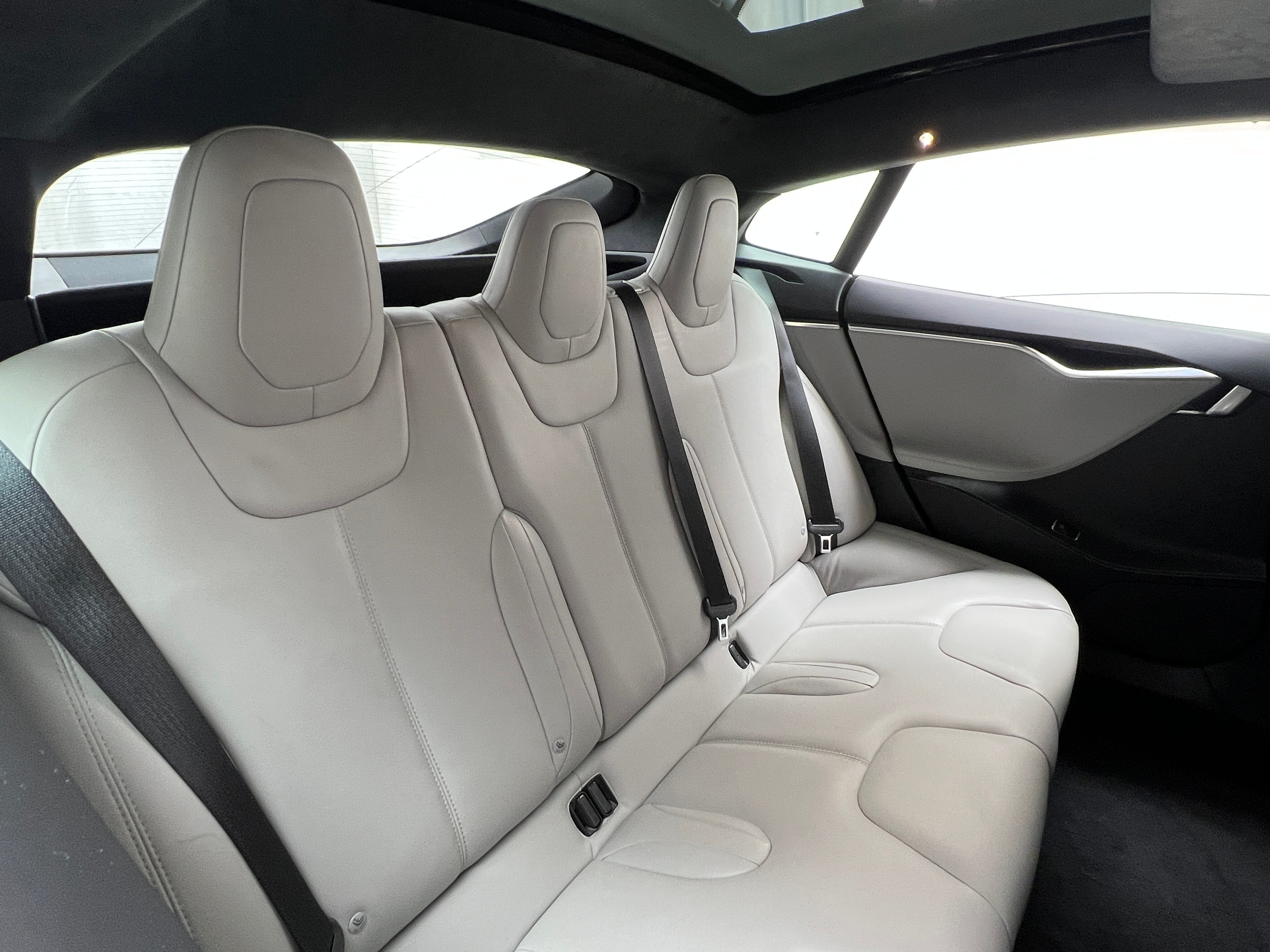 2016 Tesla Model S 75D 5