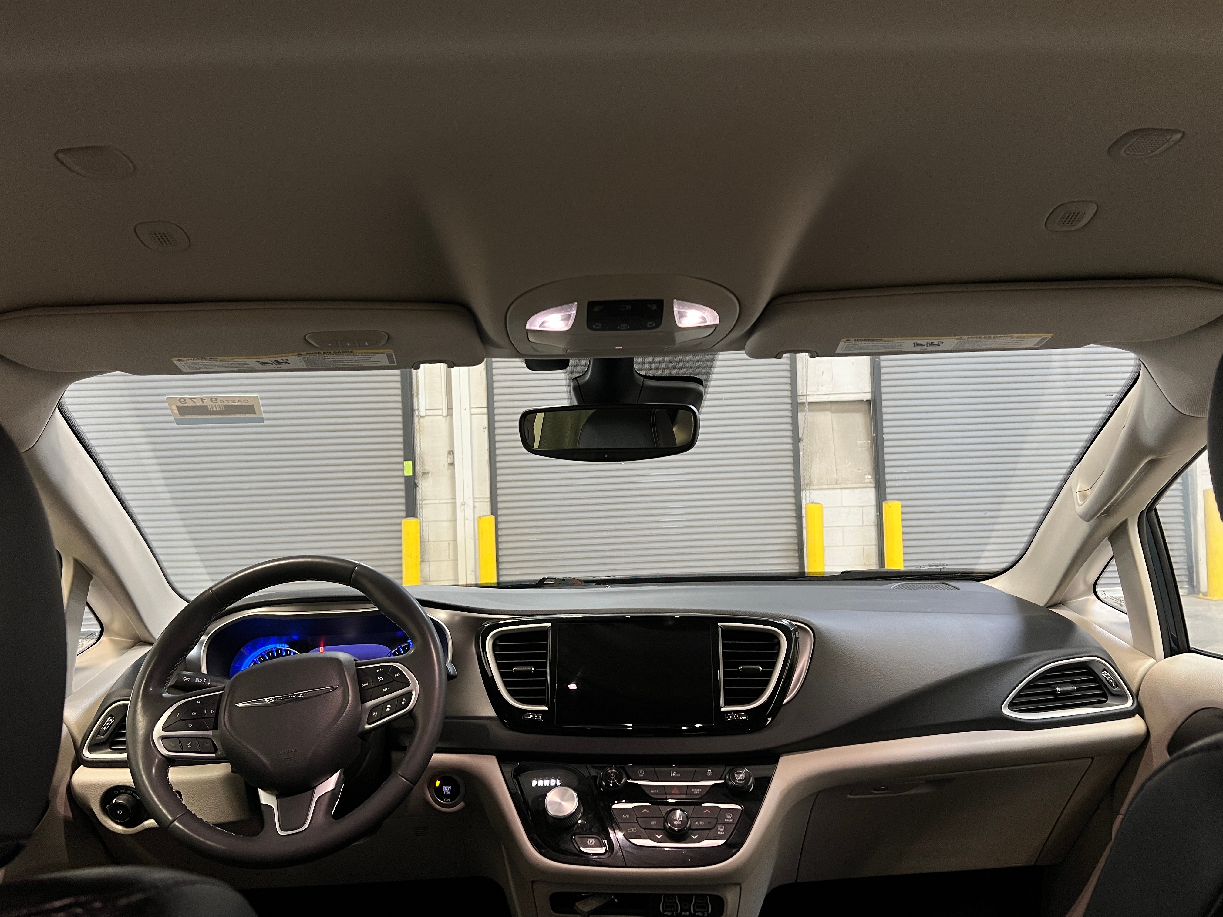2022 Chrysler Pacifica Touring L 2