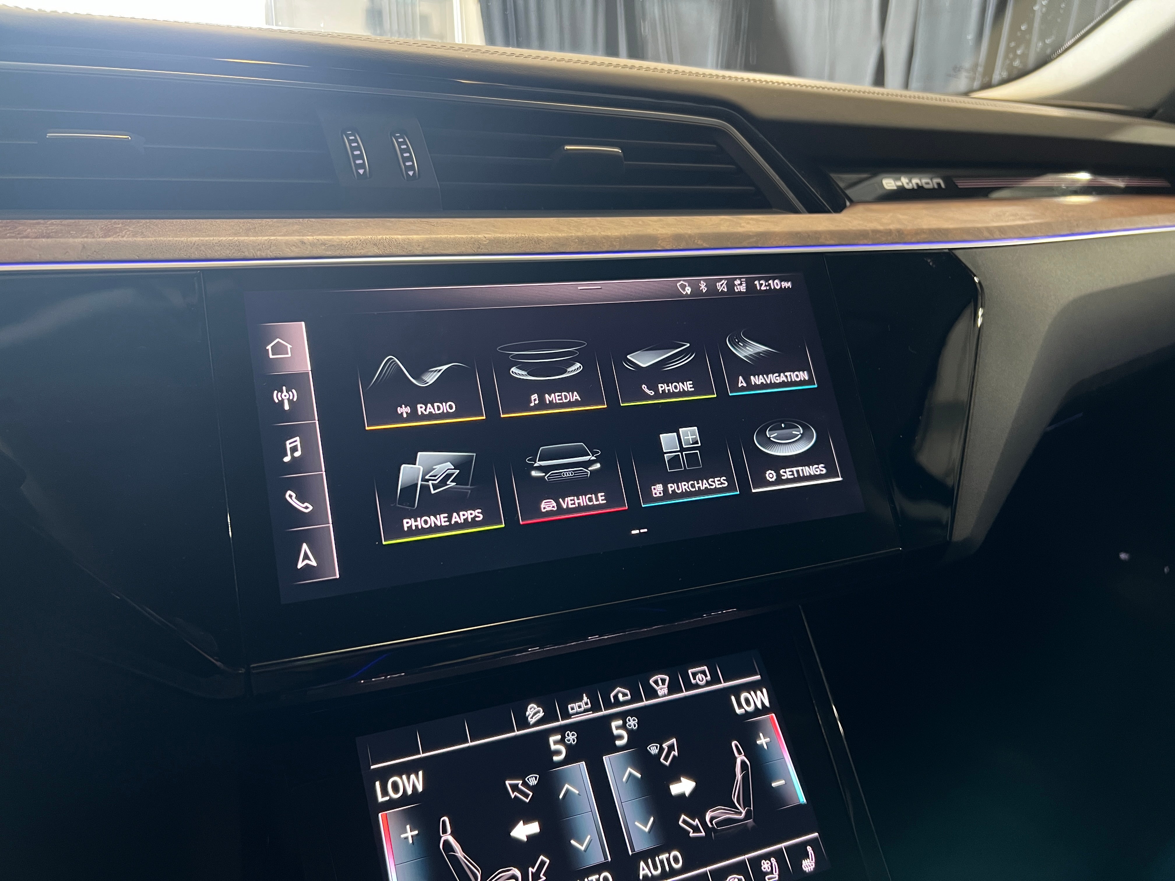 2019 Audi e-tron Prestige 3