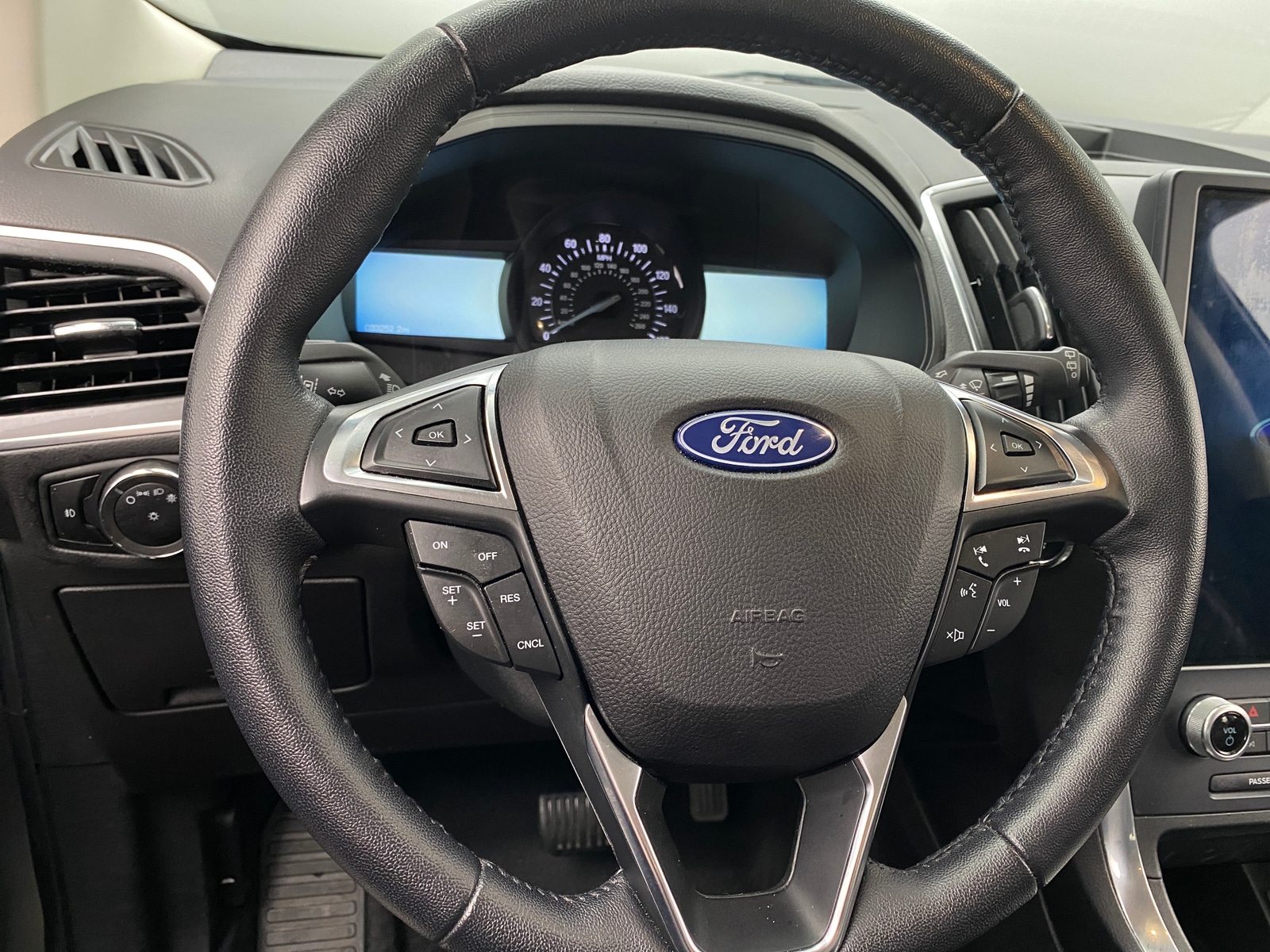 Thumbnail: 2023 Ford Edge - 5