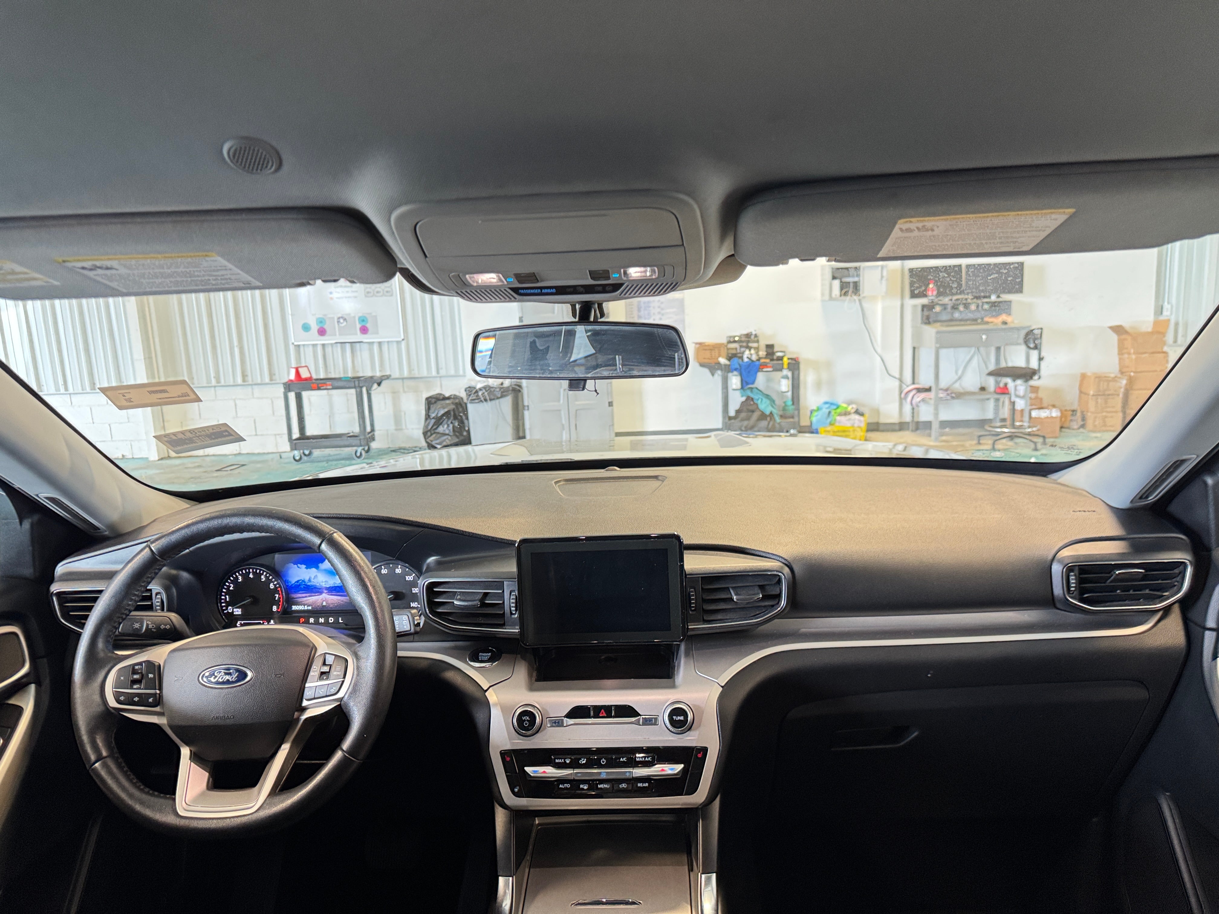 2021 Ford Explorer XLT 2