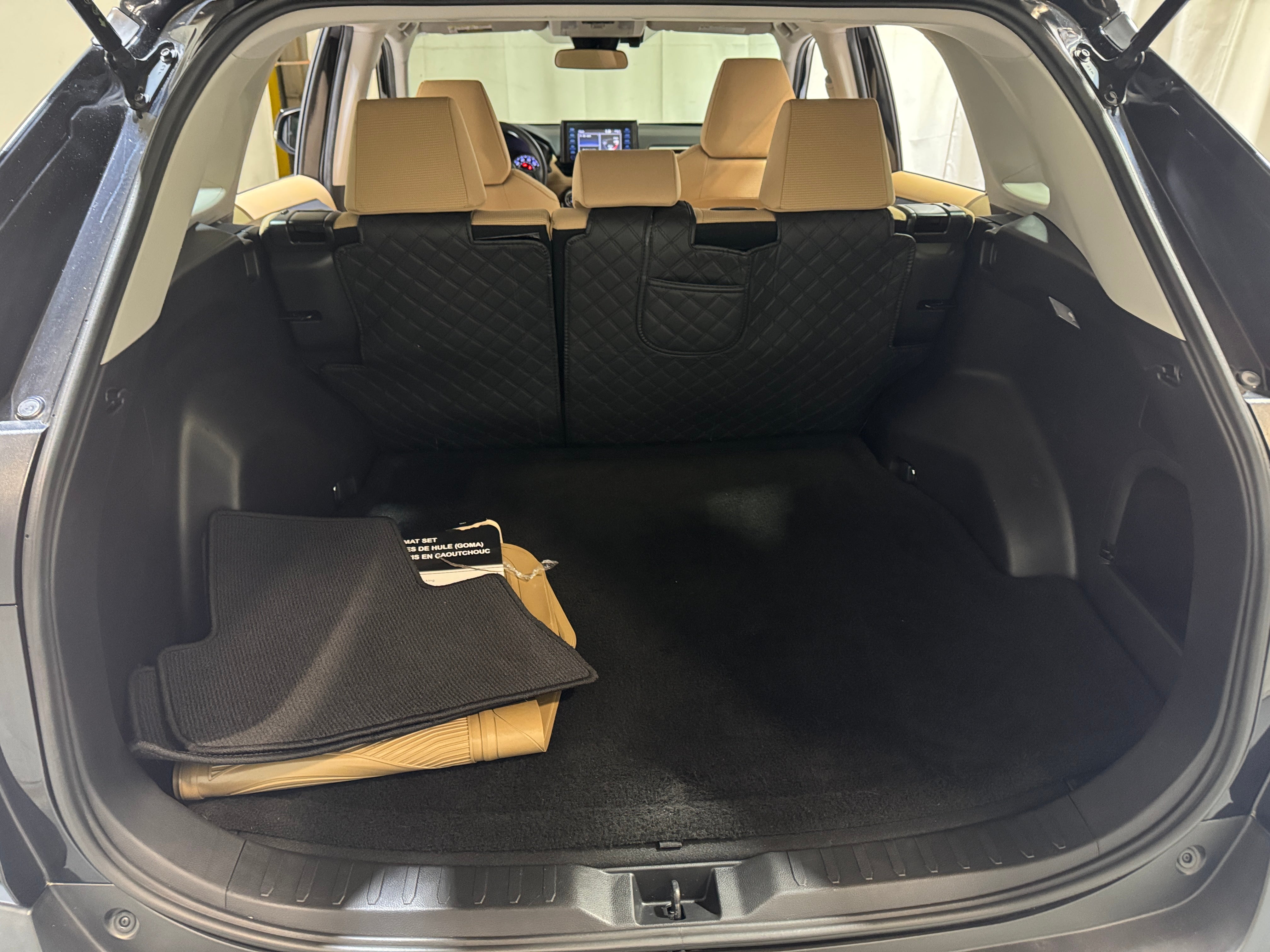 2019 Toyota RAV4 LE 7