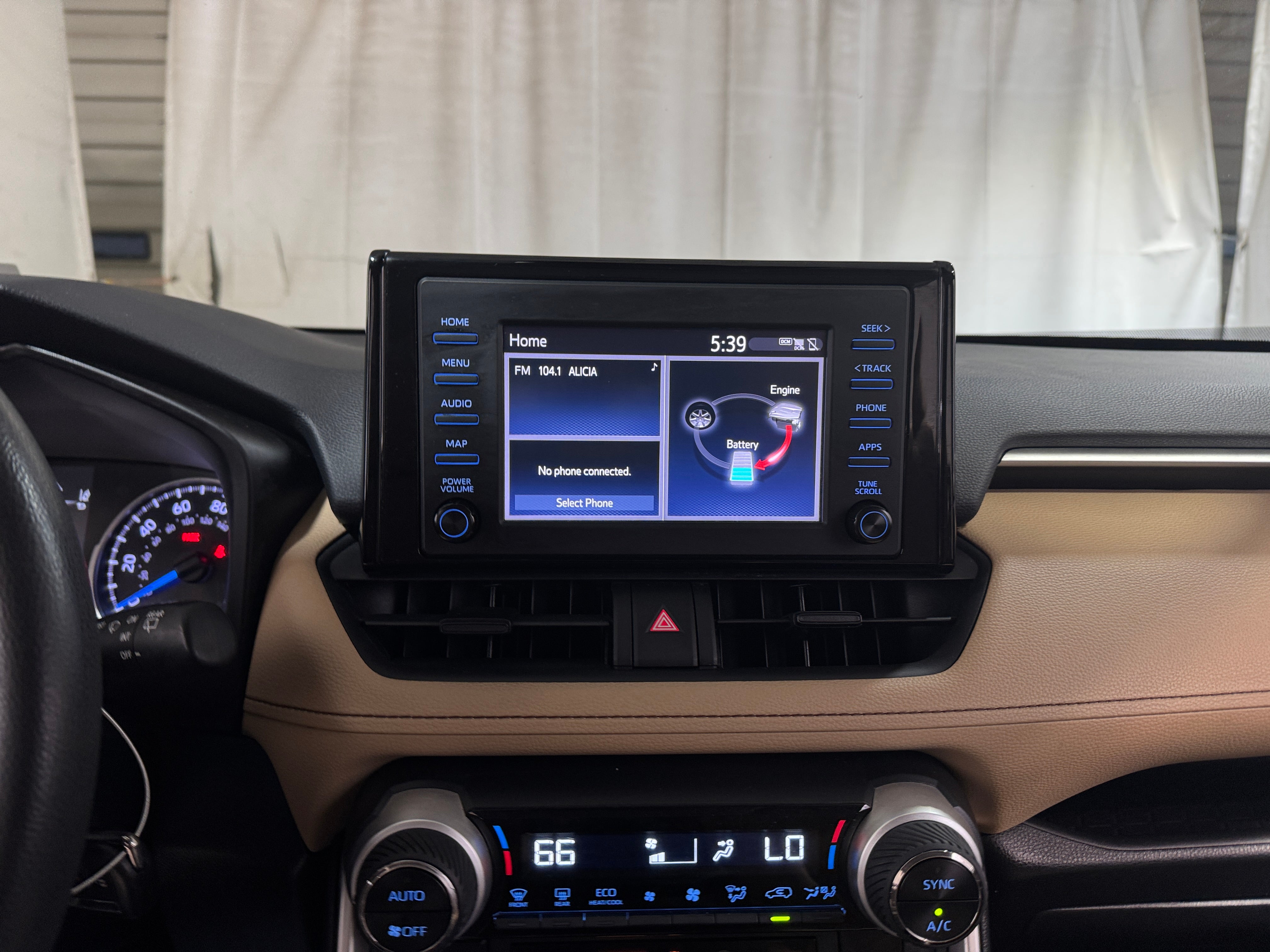 2019 Toyota RAV4 LE 4