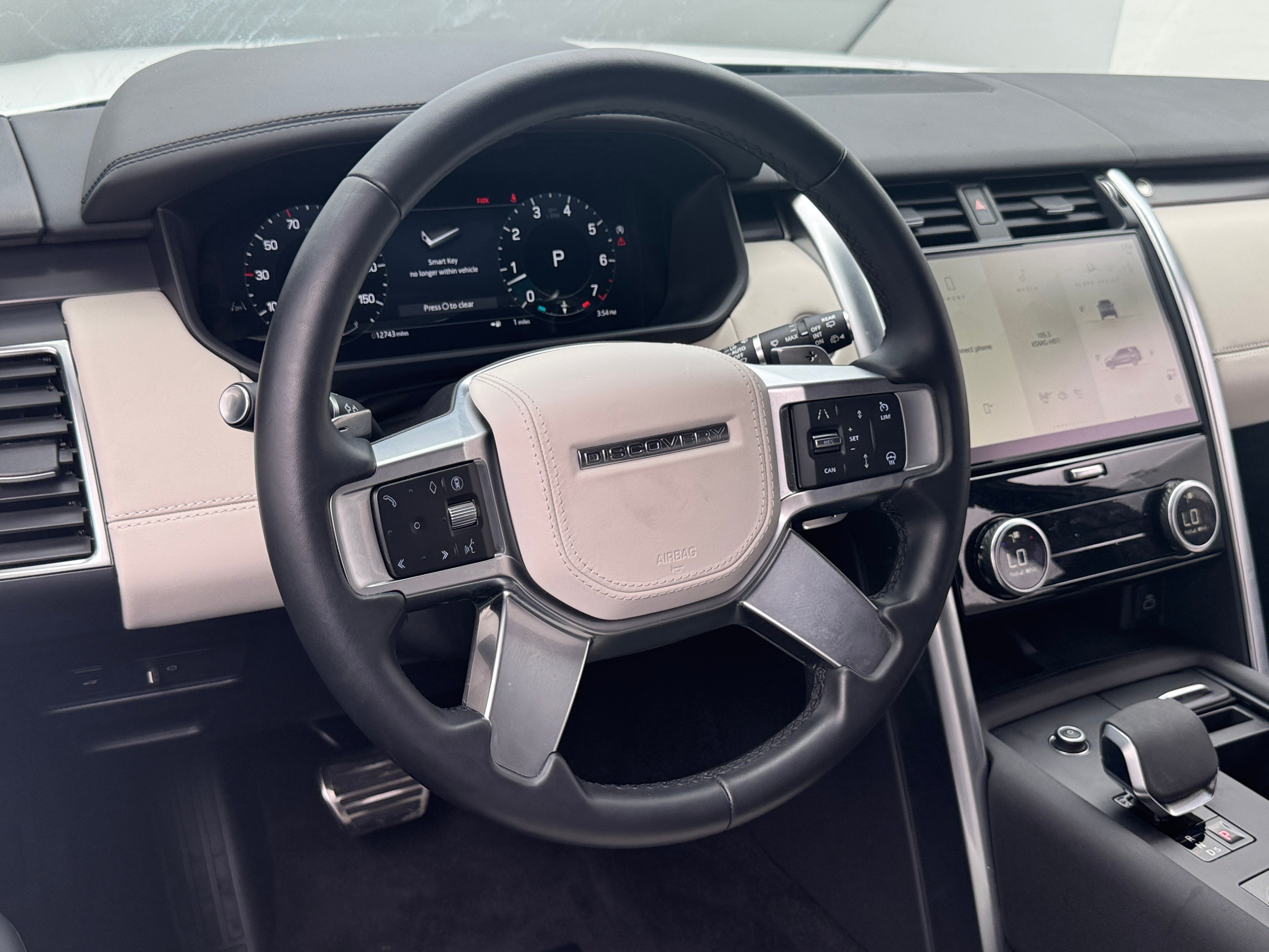 2024 Land Rover Discovery Metropolitan Edition 4