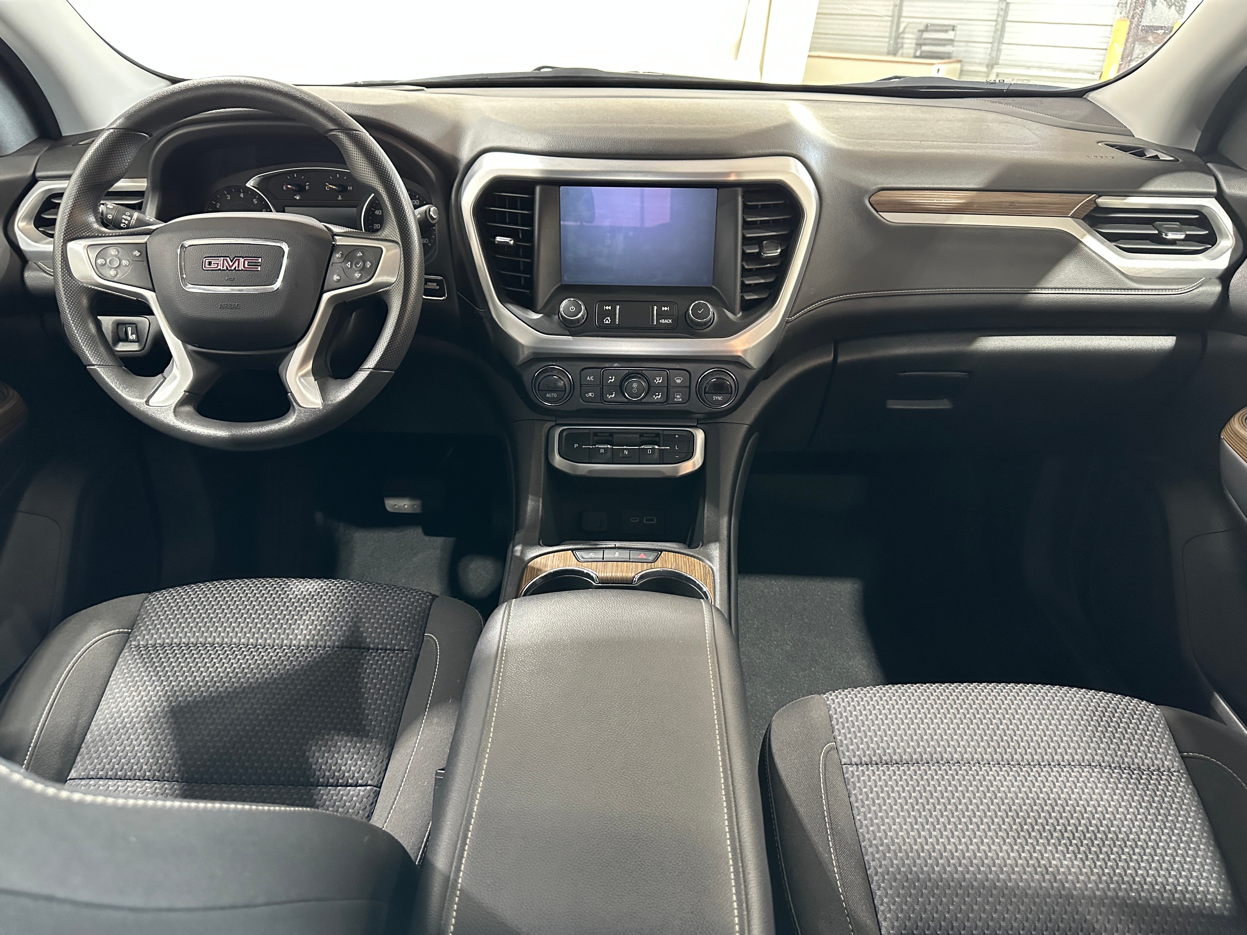 2023 GMC Acadia SLE 3