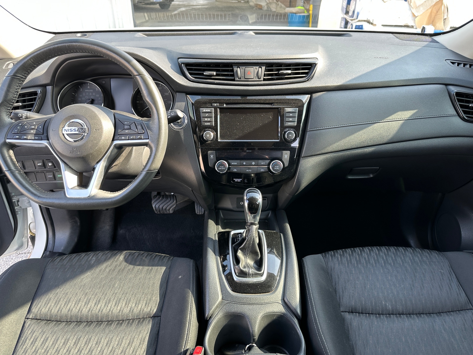 Thumbnail: 2018 Nissan Rogue - 3