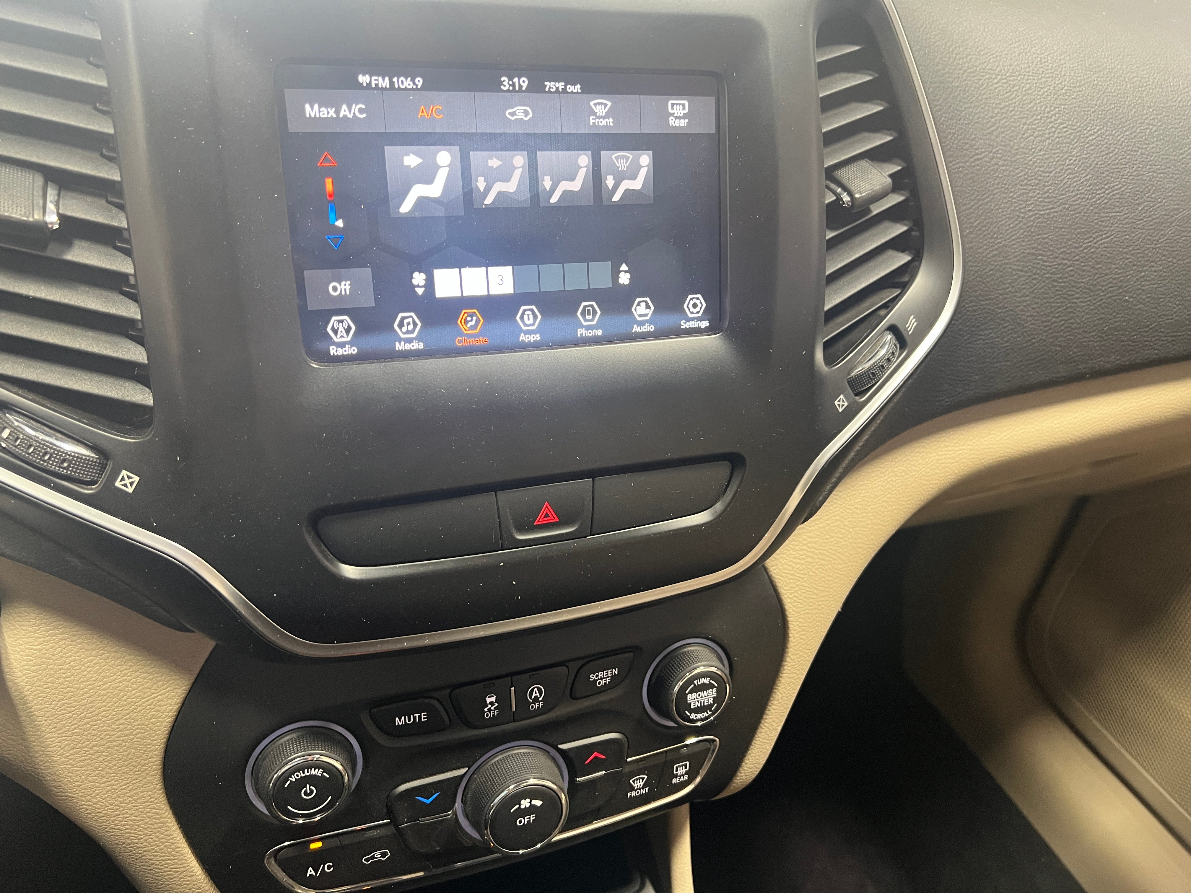 2019 Jeep Cherokee Latitude 4