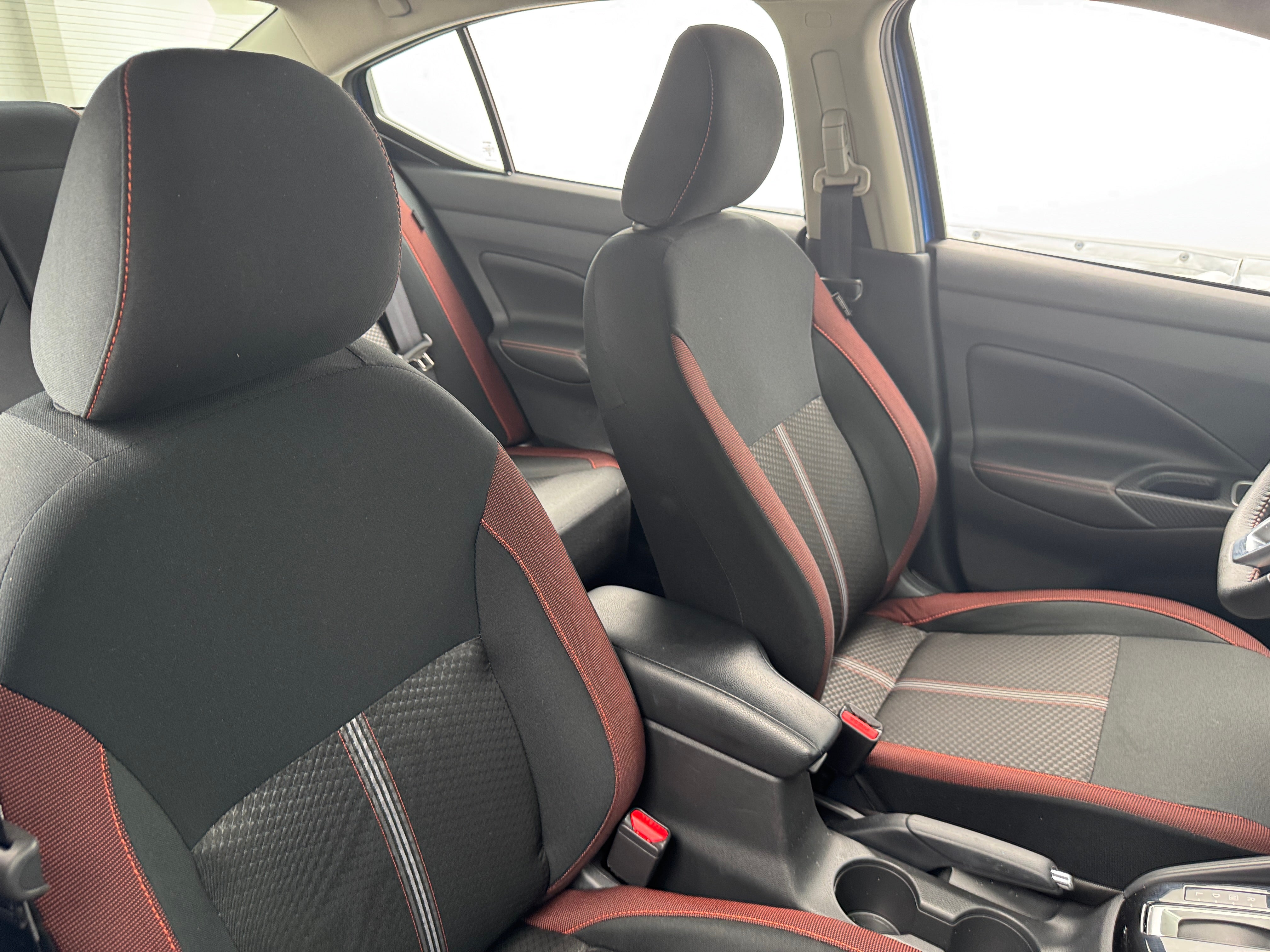 2024 Nissan Versa SR 2
