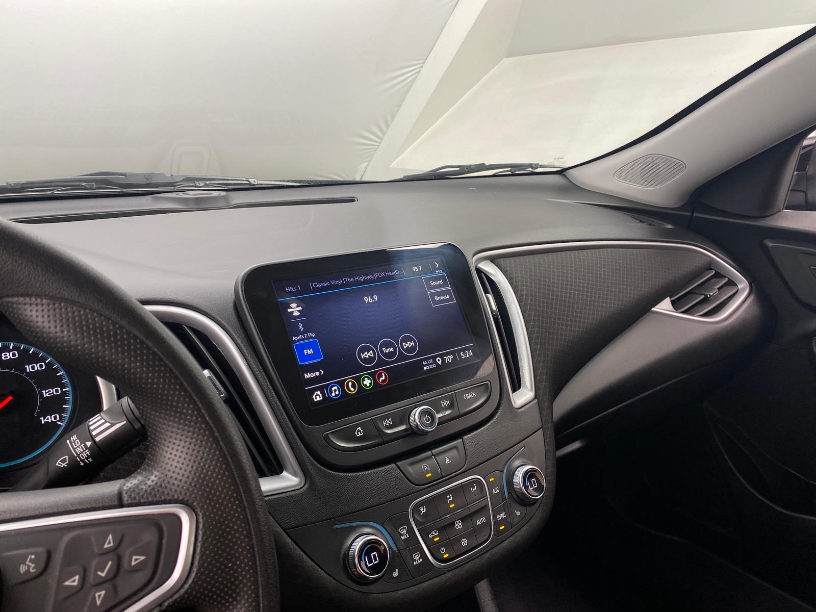 Thumbnail: 2023 Chevrolet Malibu - 4