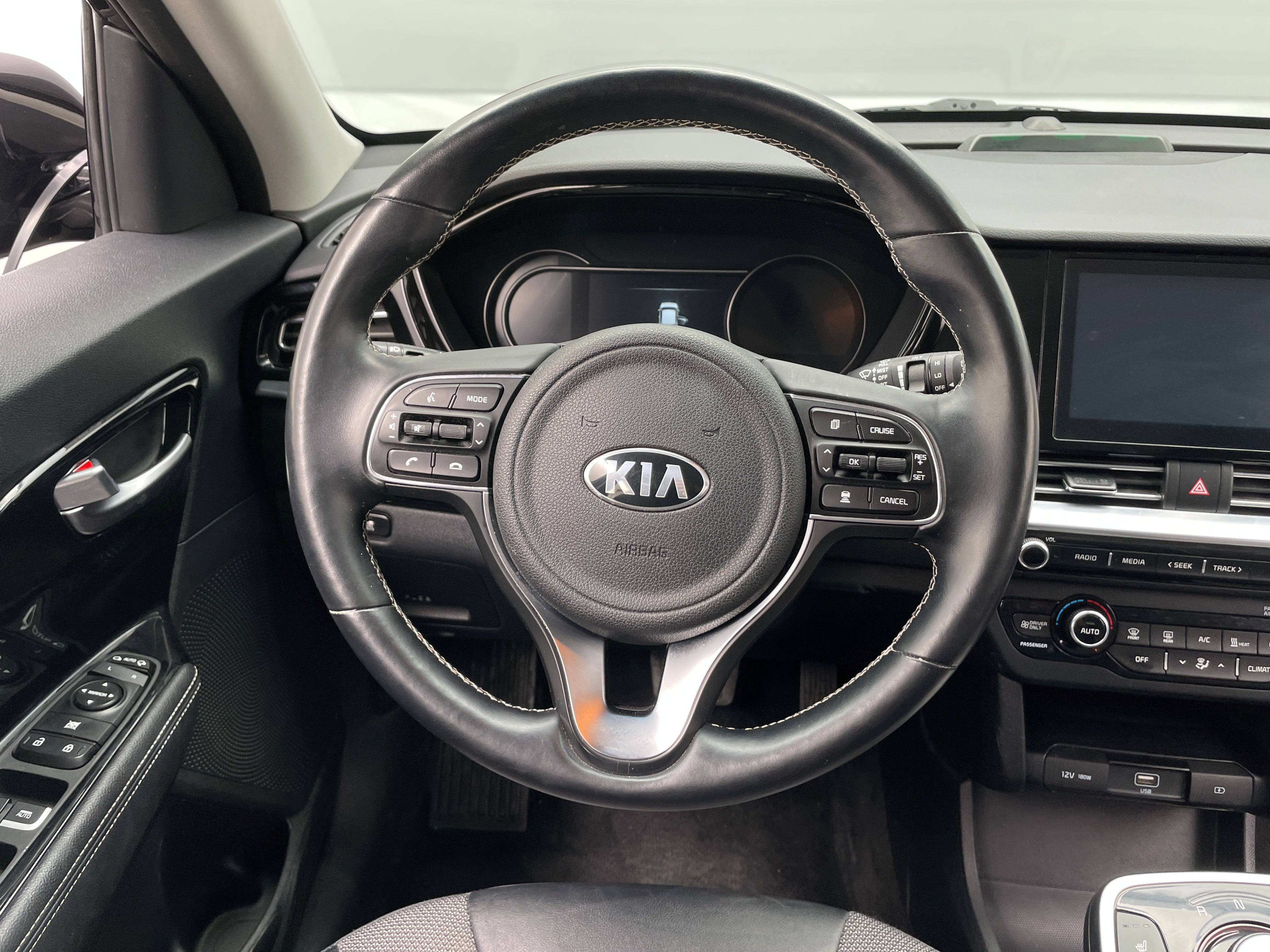 2021 Kia Niro EX 4