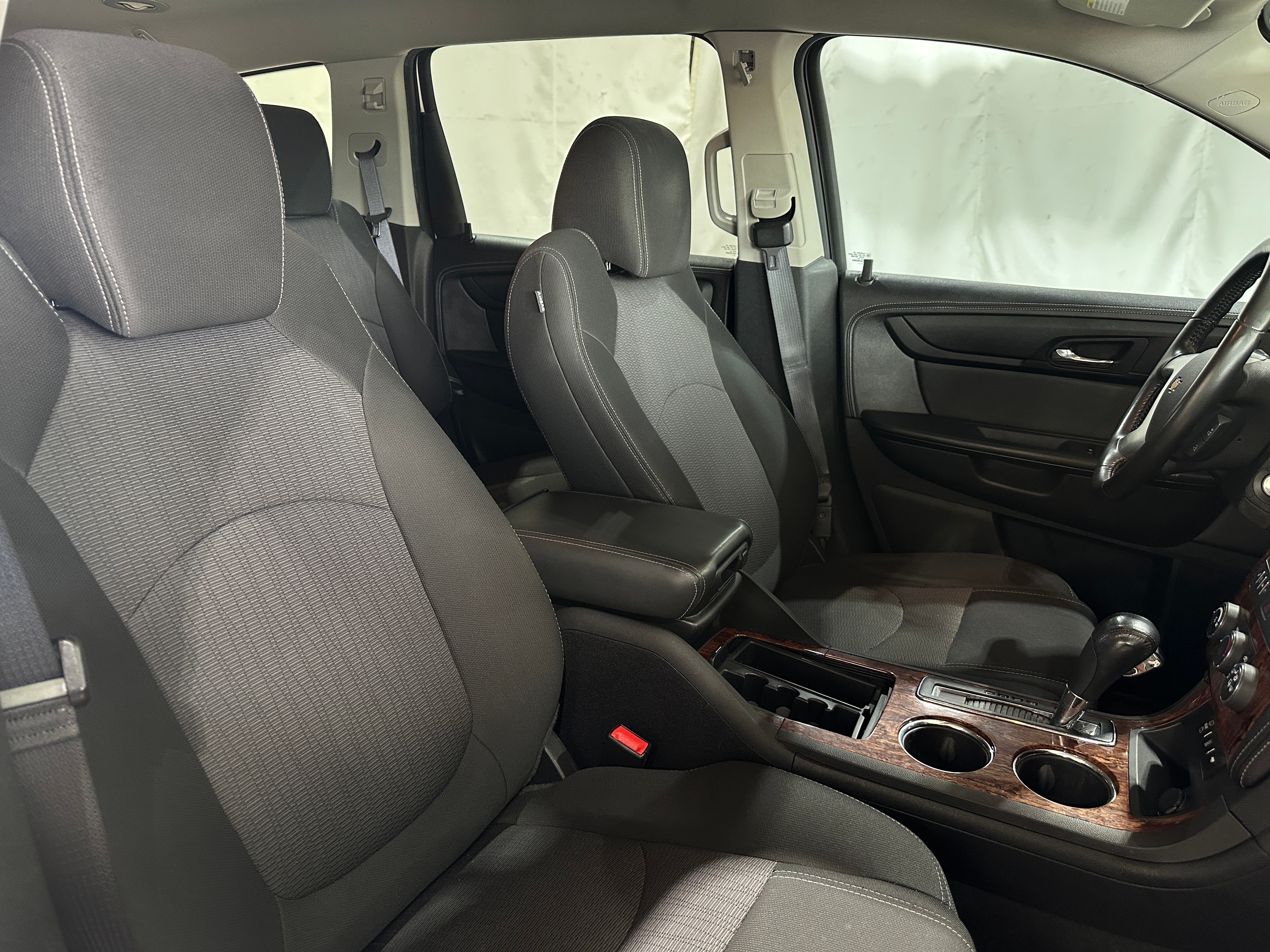 2013 Chevrolet Traverse LT 2