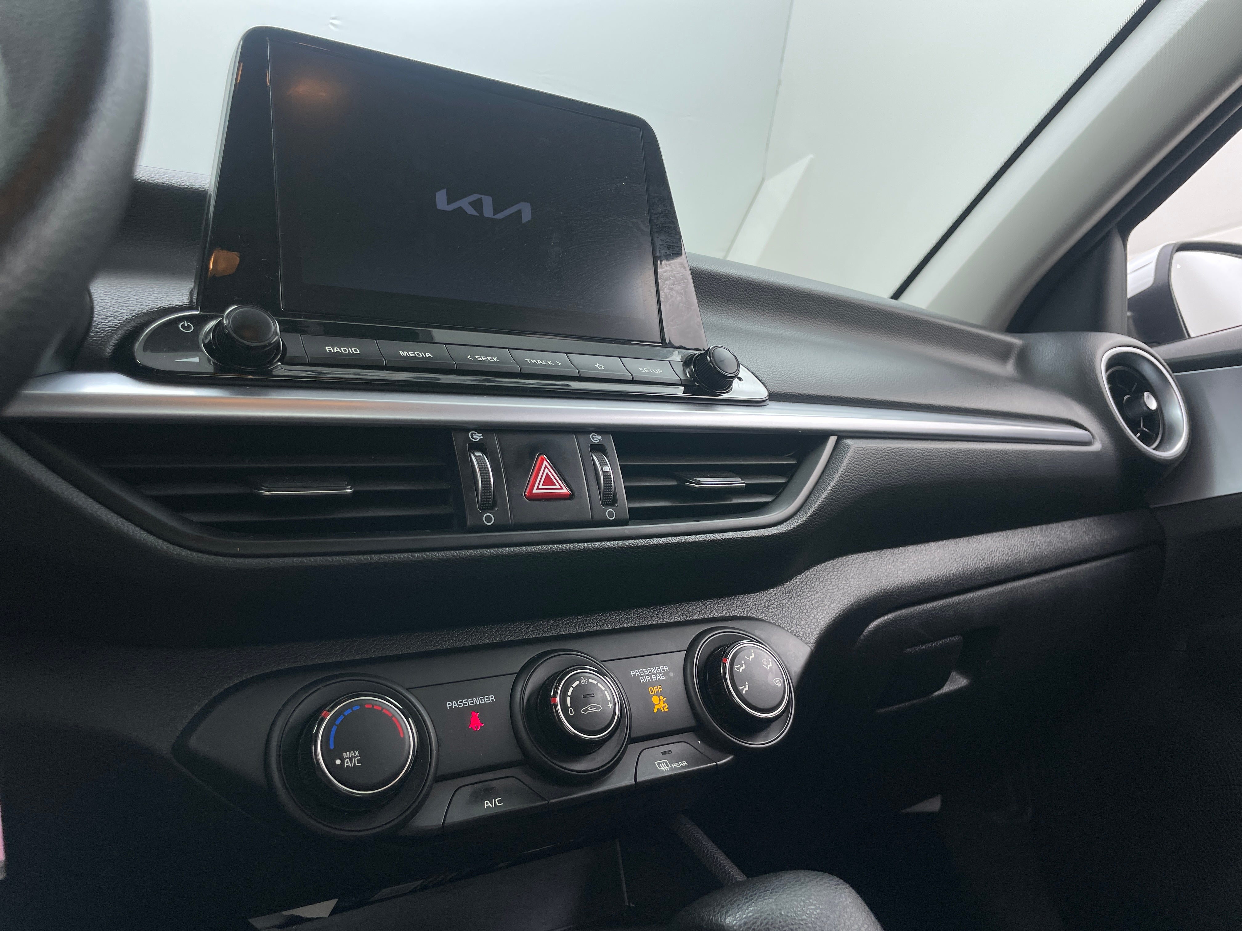 2022 Kia Forte LXS 4