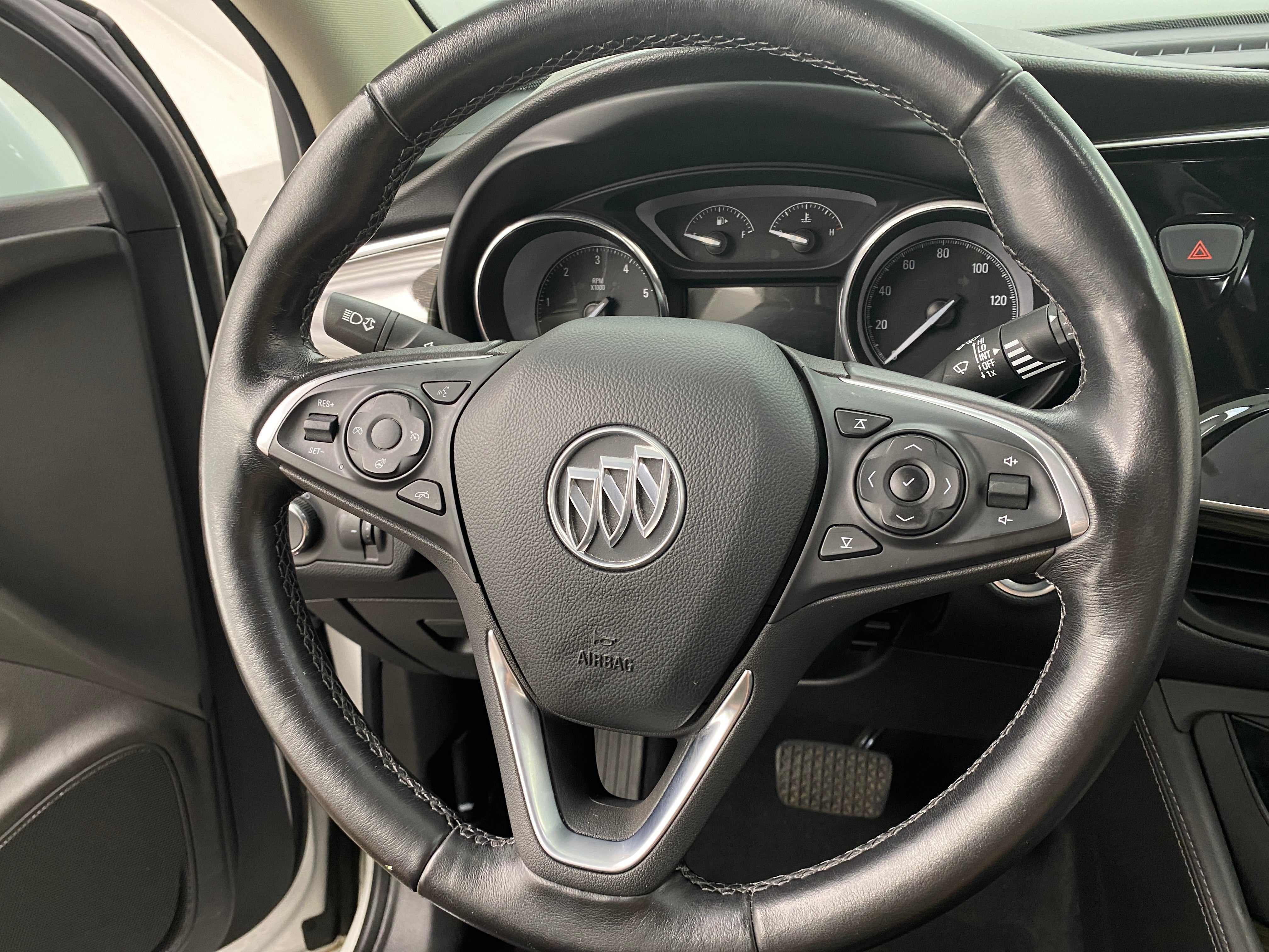 2019 Buick Envision Essence 5