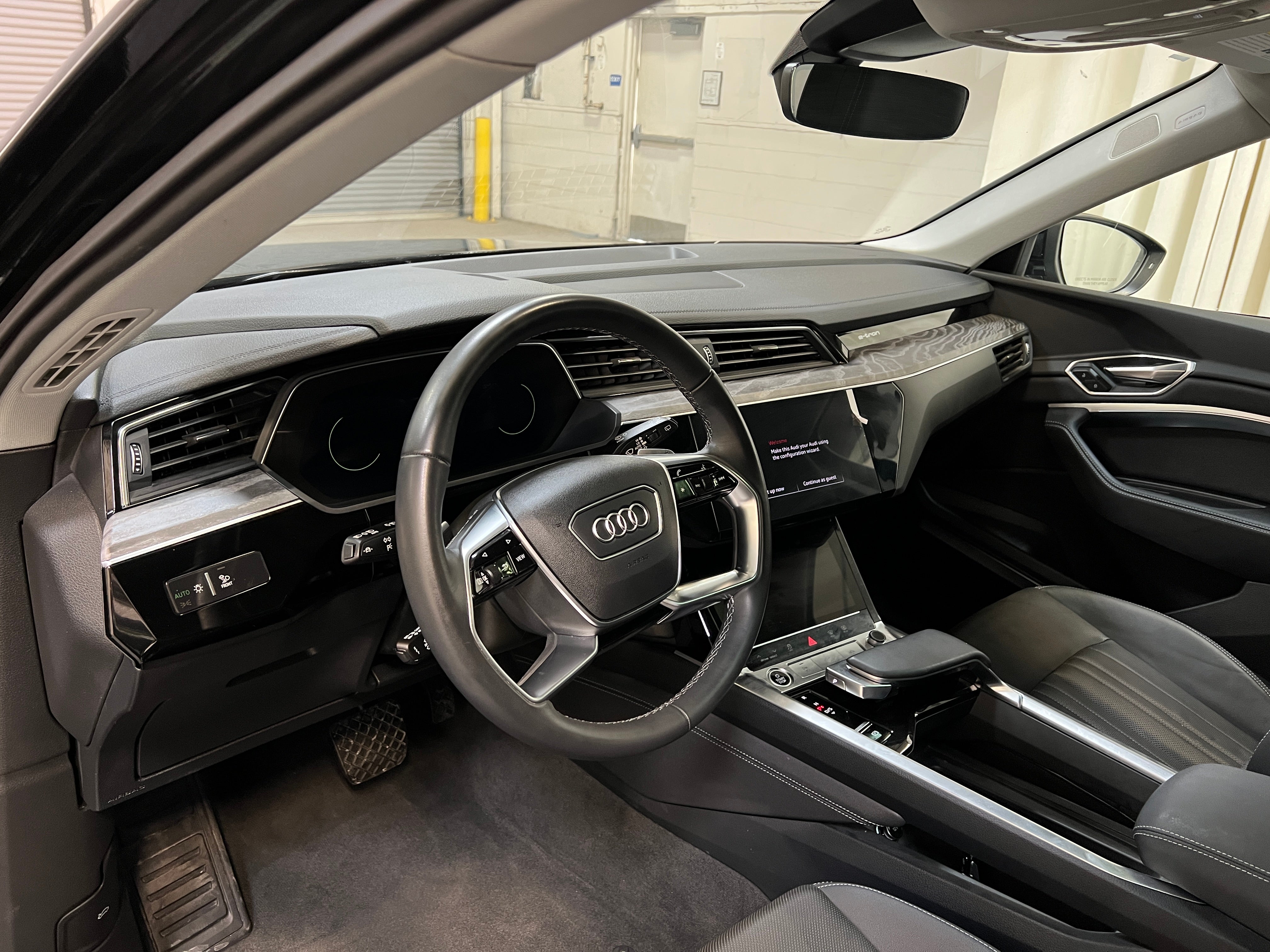 2024 Audi Q8 e-tron Premium Plus 2