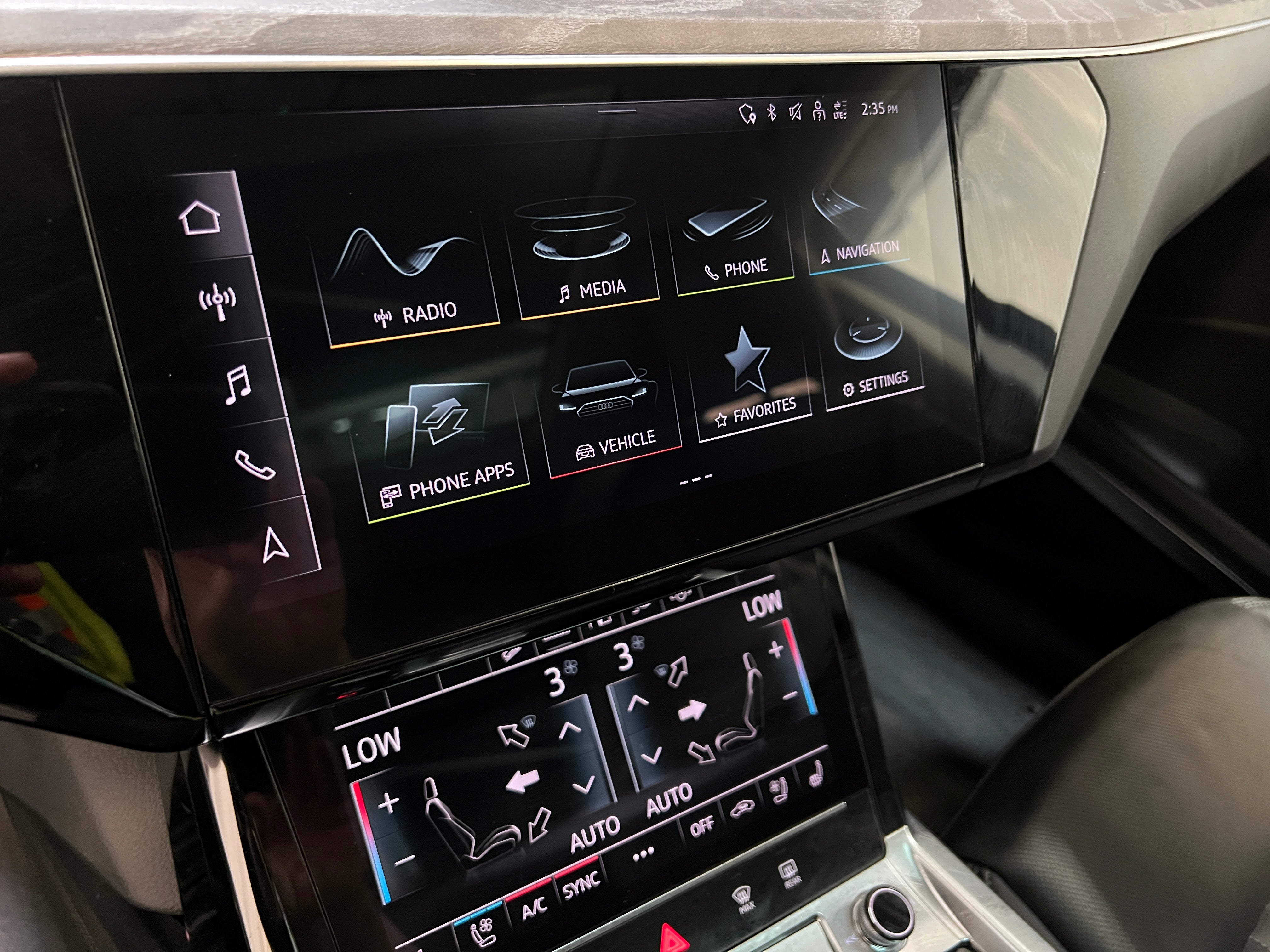 2024 Audi Q8 e-tron Premium Plus 3
