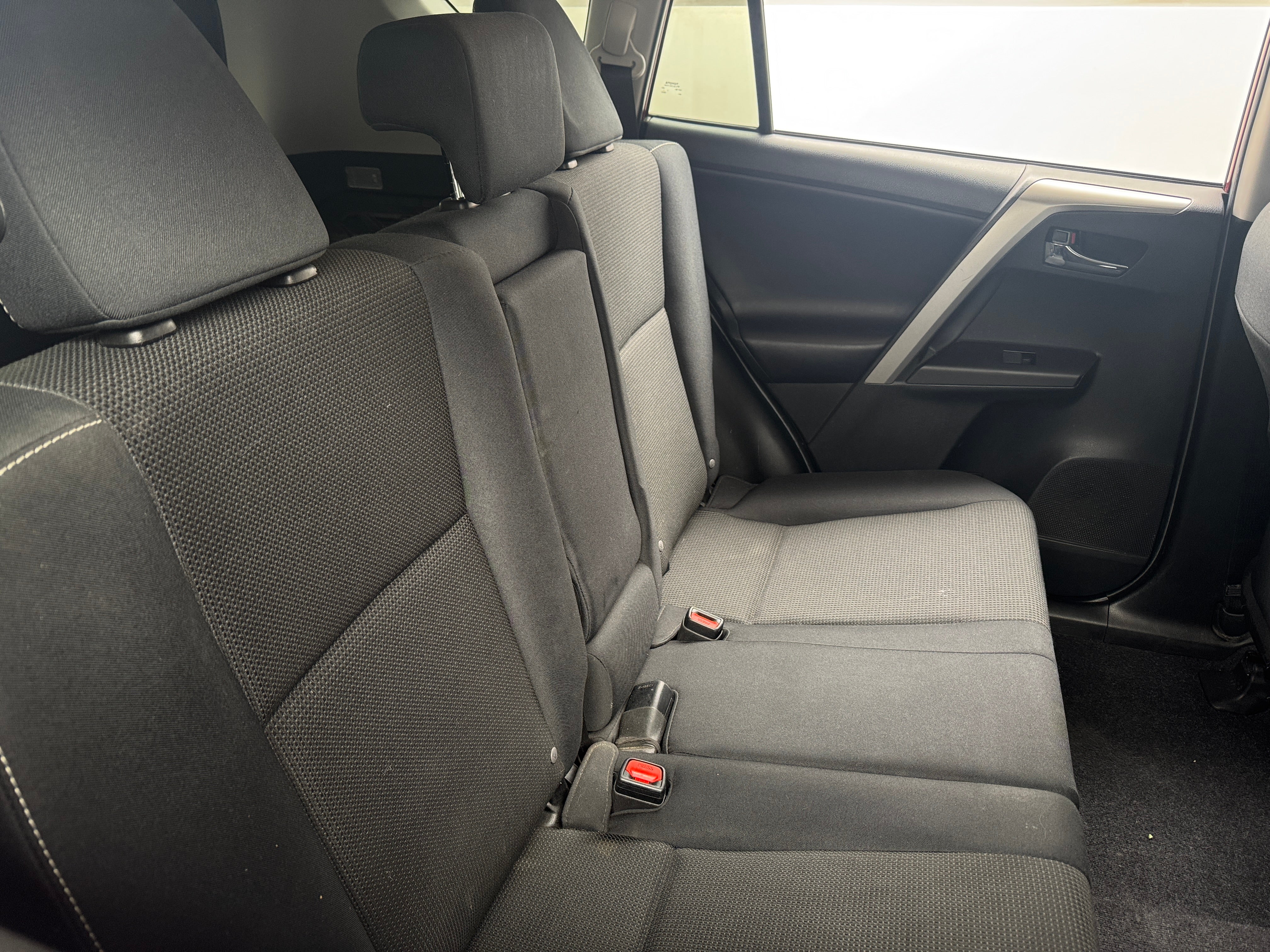 2018 Toyota RAV4 XLE 2