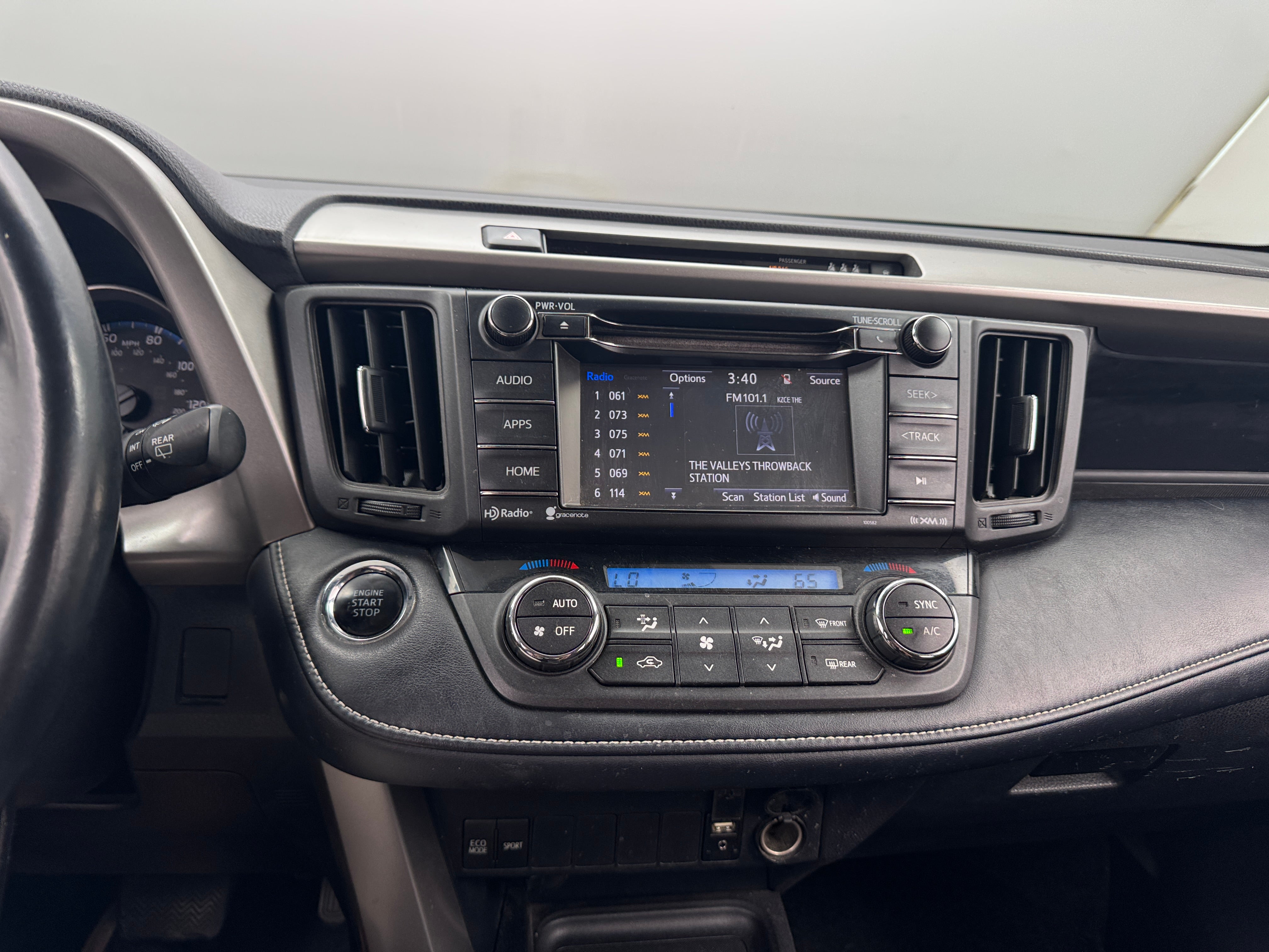 2018 Toyota RAV4 XLE 4