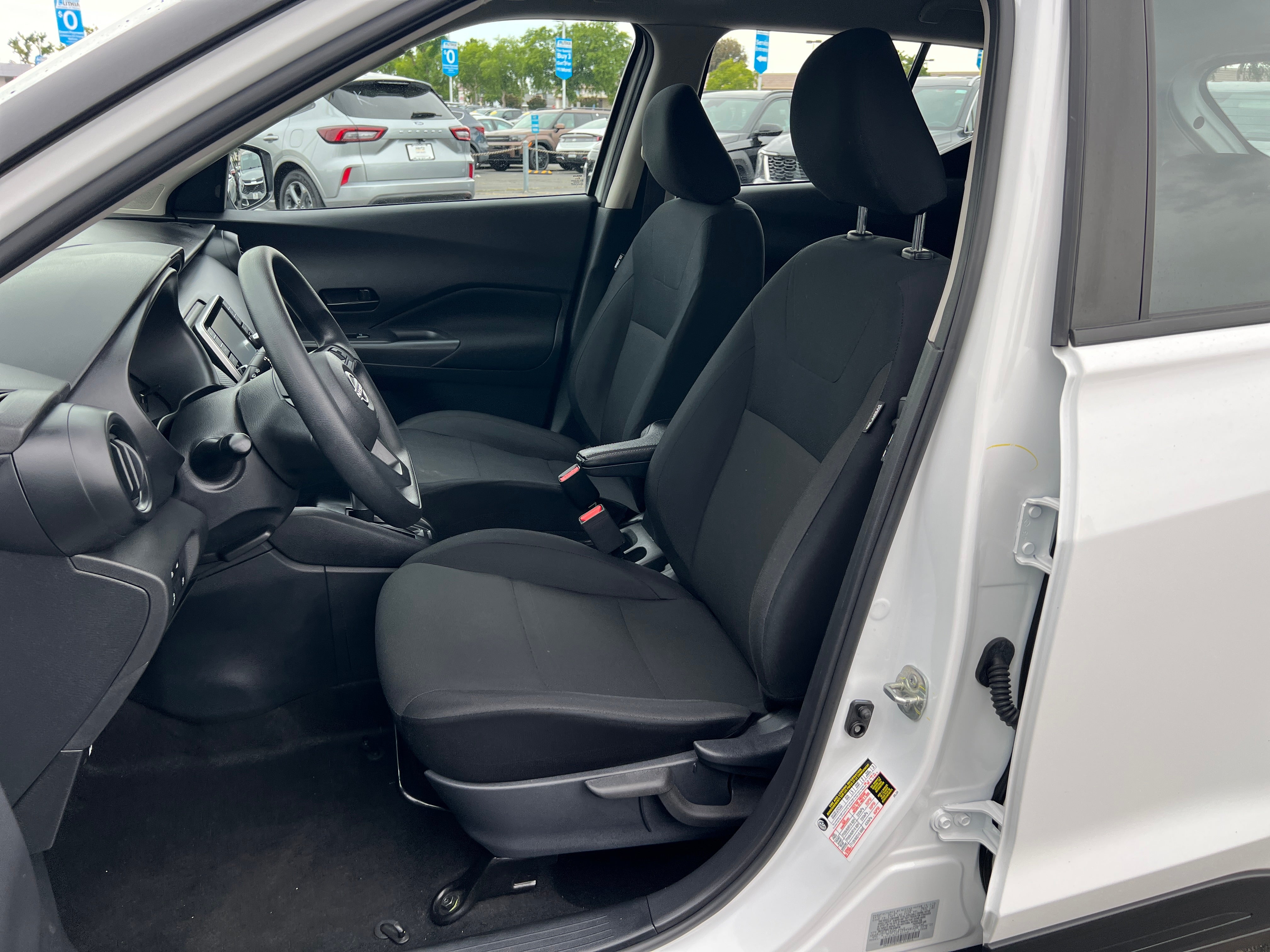 2024 Nissan Kicks S 2