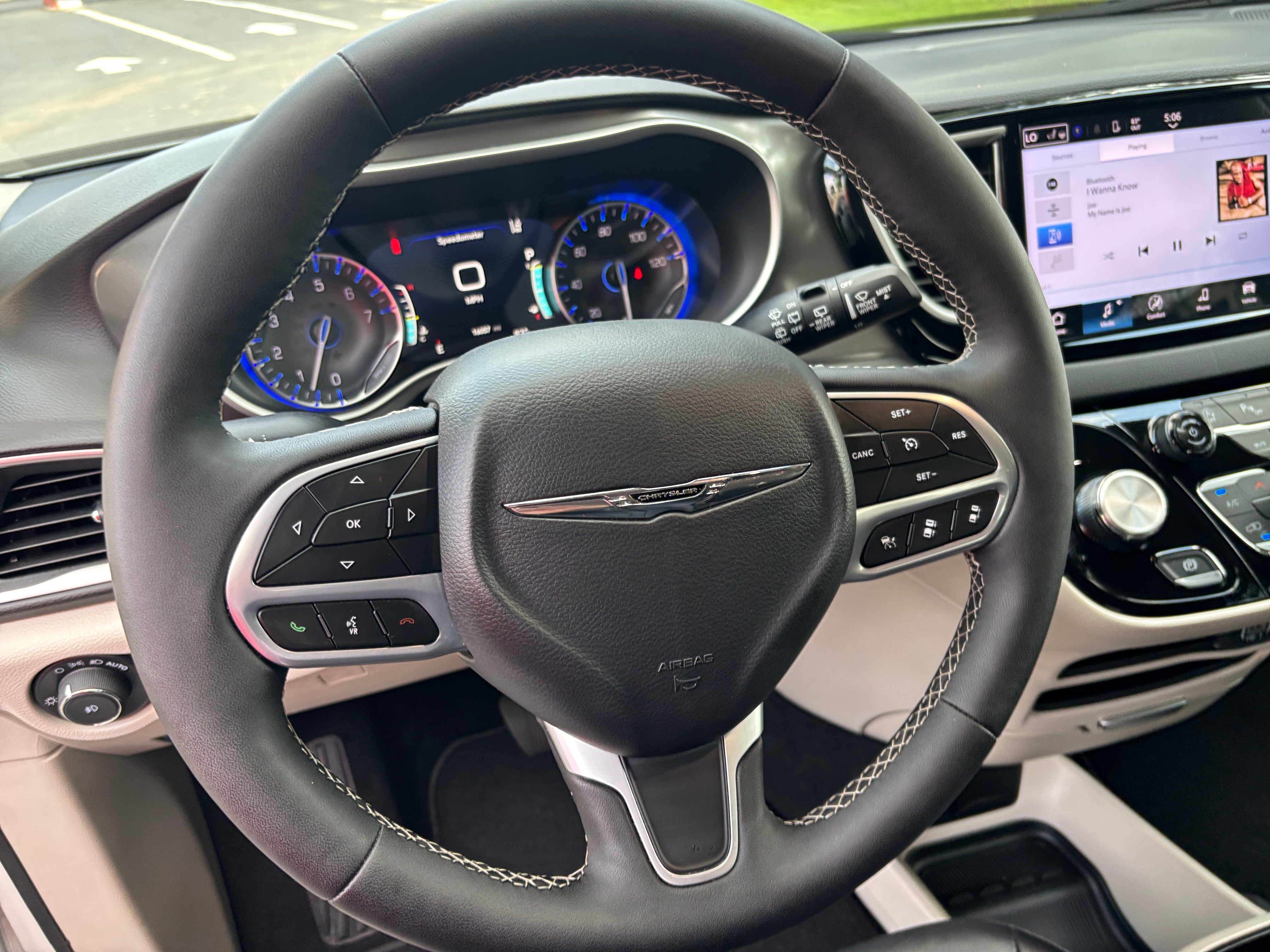 2024 Chrysler Pacifica Touring L 4