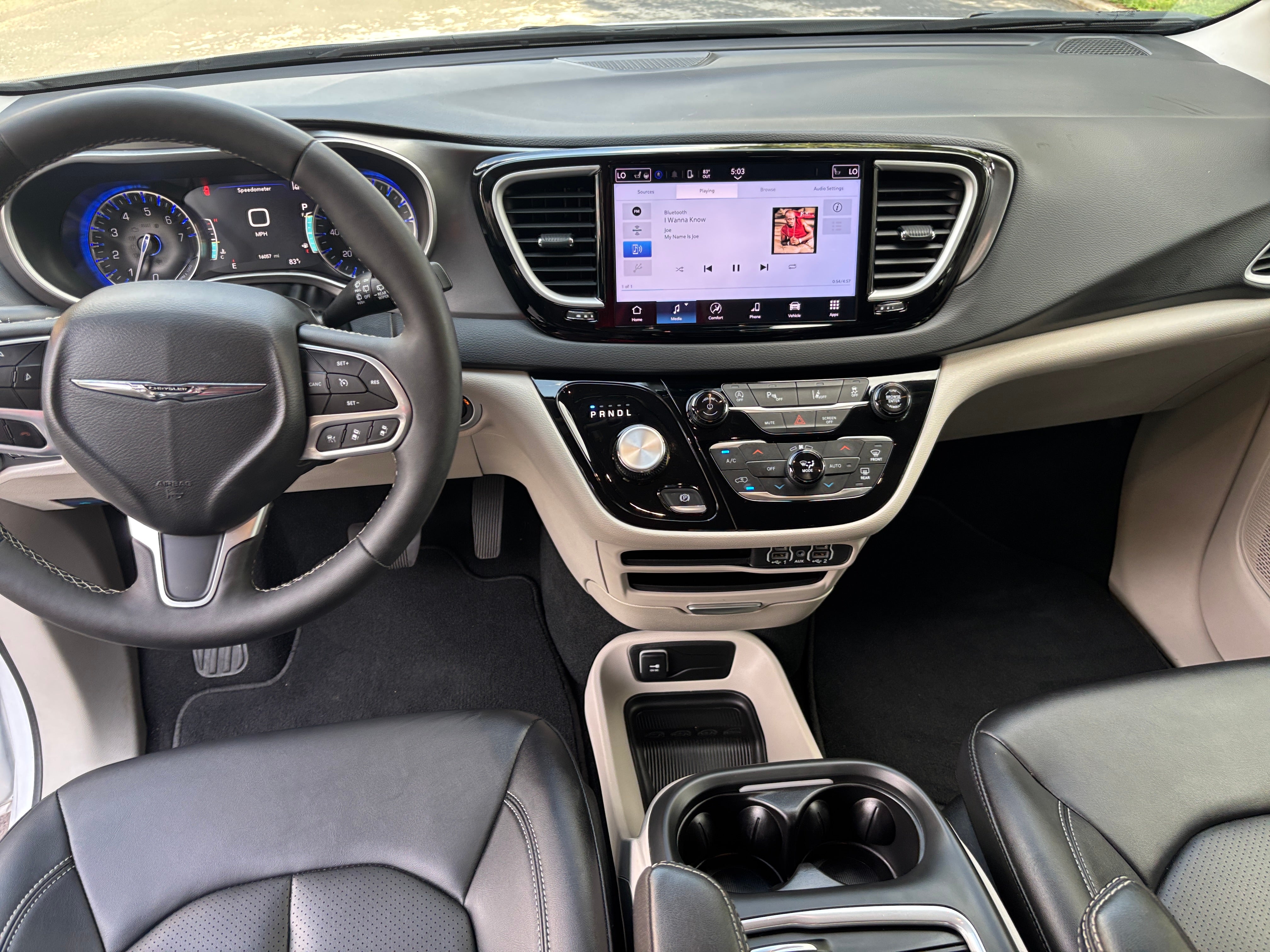 2024 Chrysler Pacifica Touring L 2