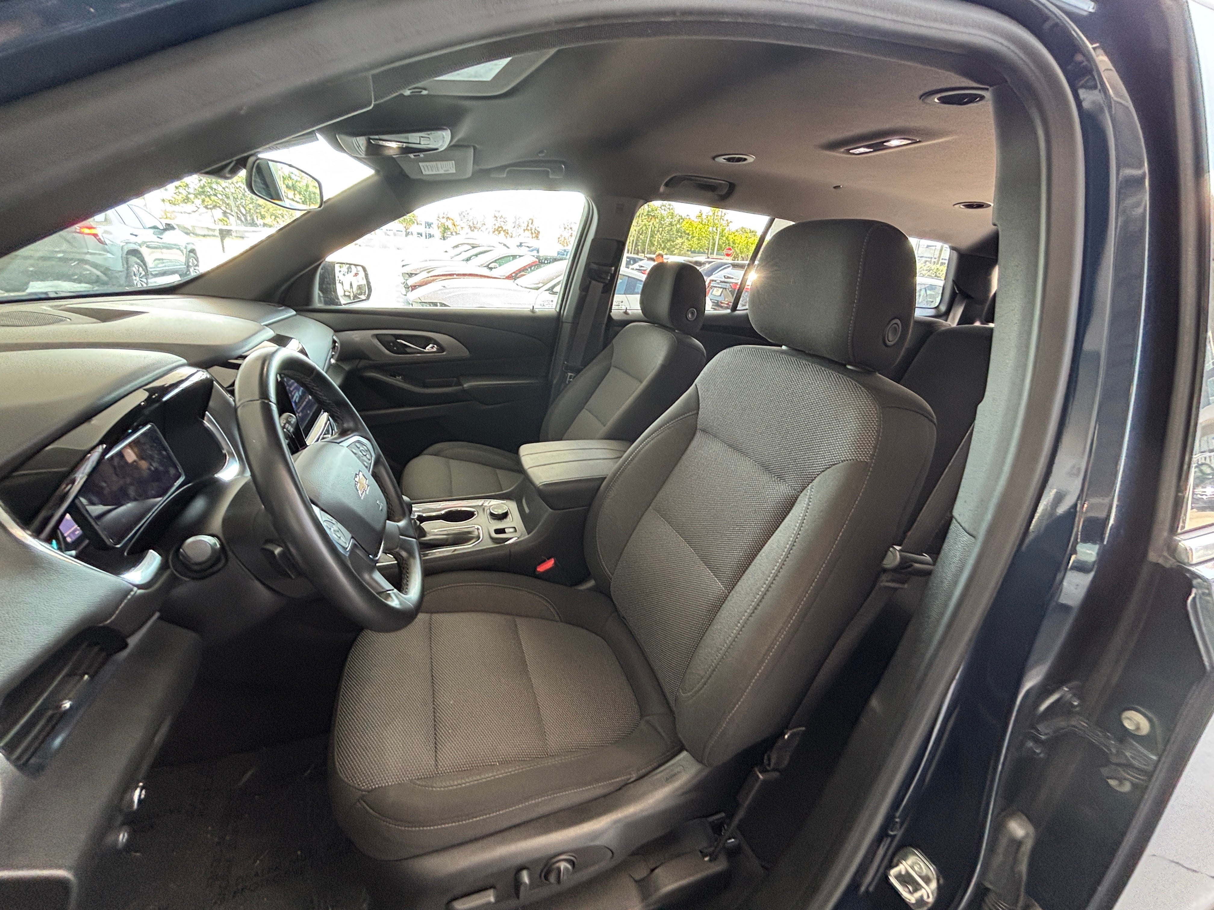 2023 Chevrolet Traverse LT 2