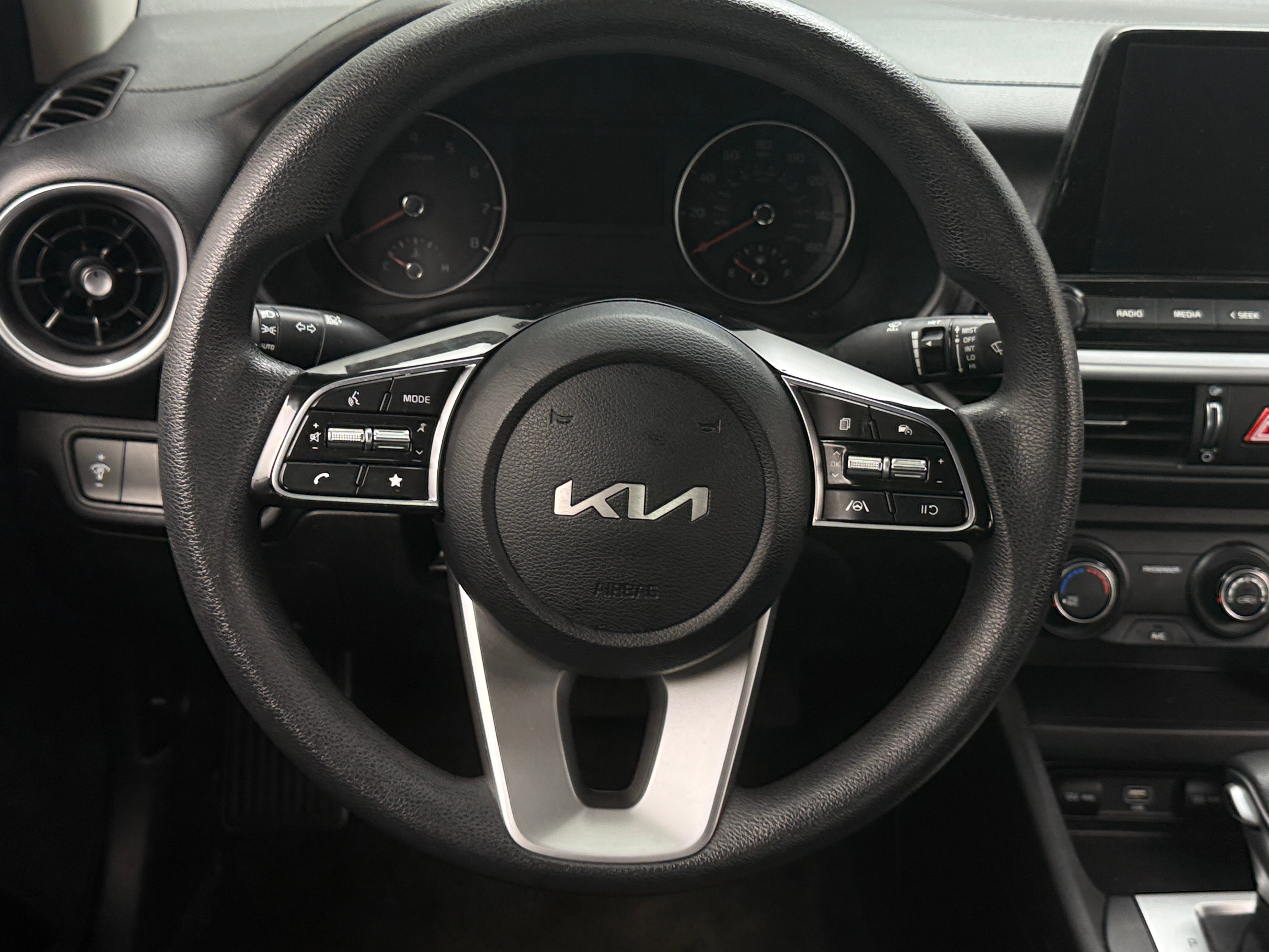 2023 Kia Forte LXS 5