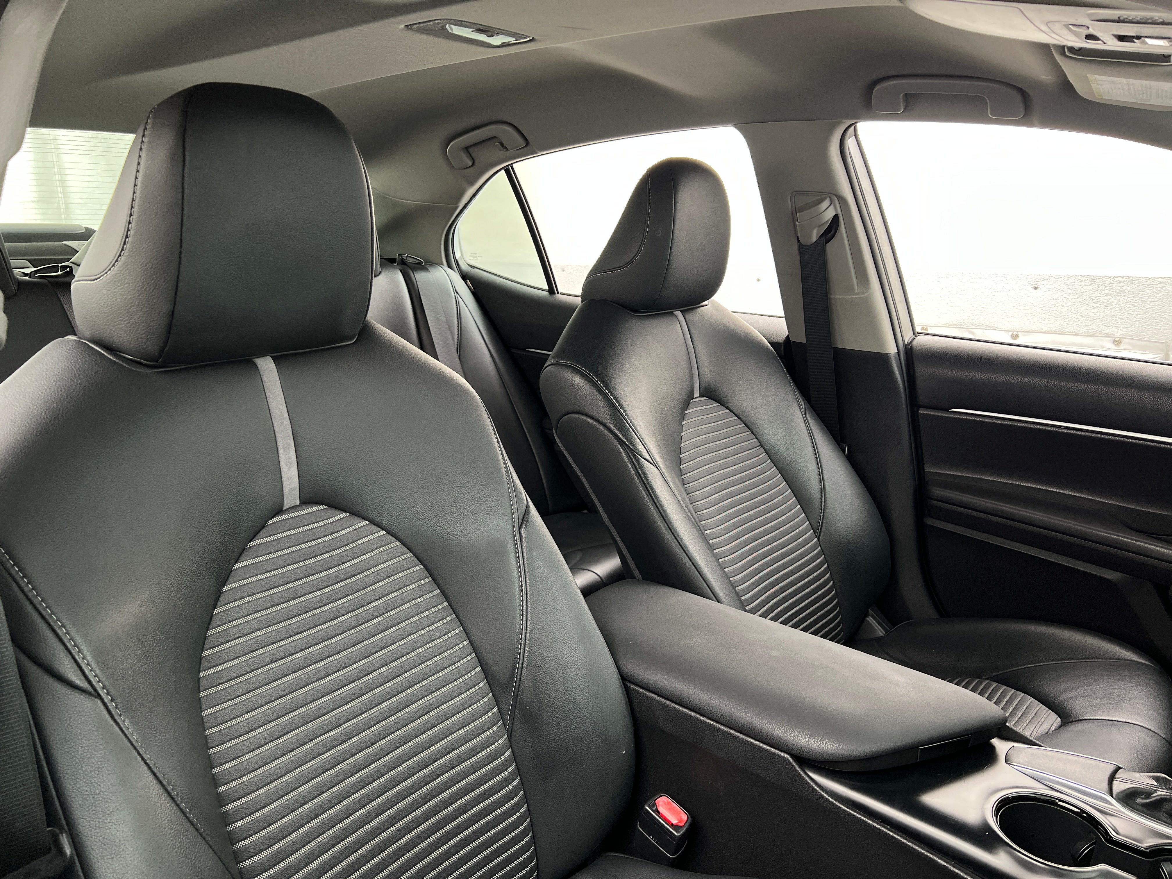 2019 Toyota Camry SE 2