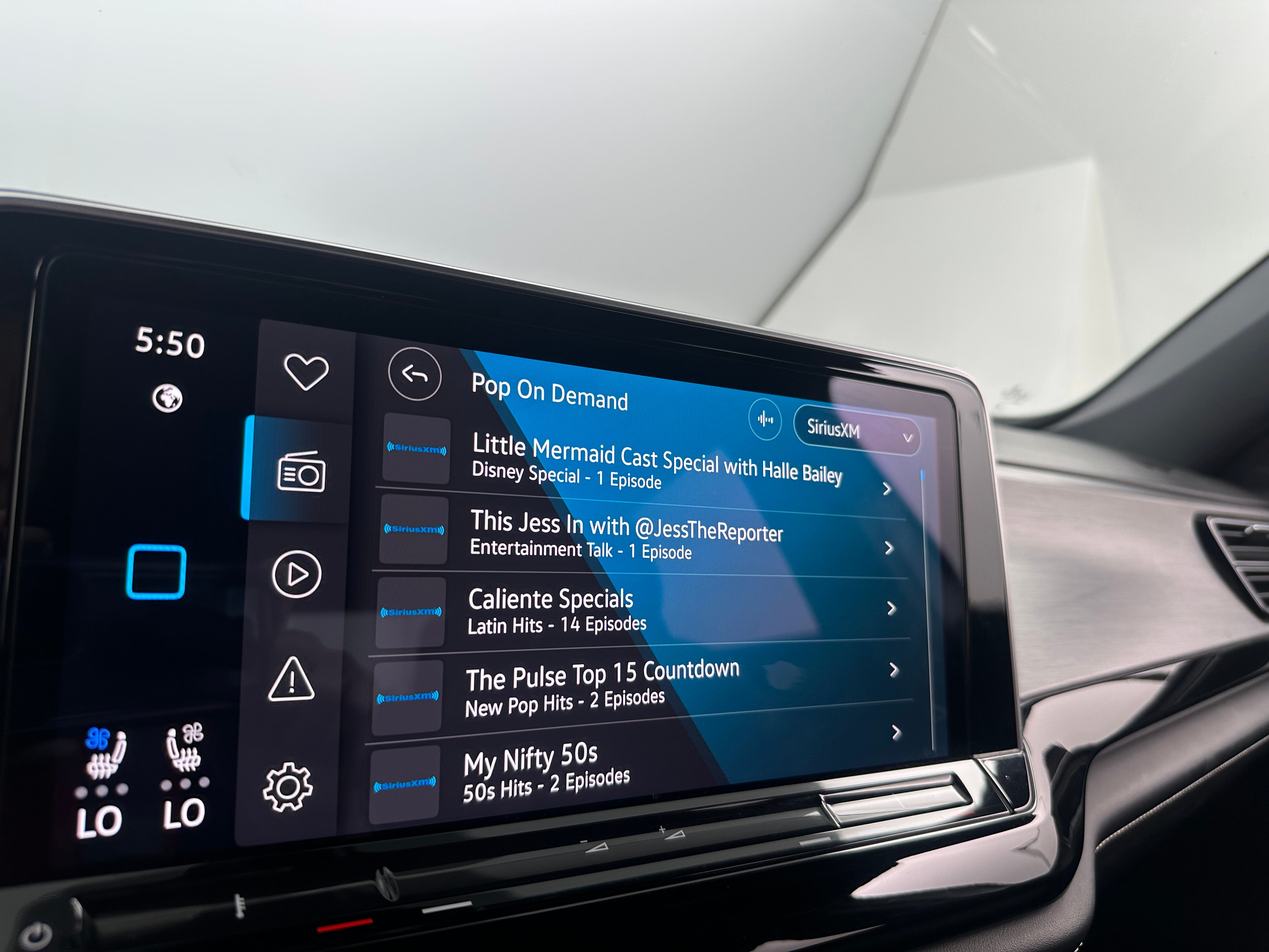 2024 Volkswagen Atlas SE 4
