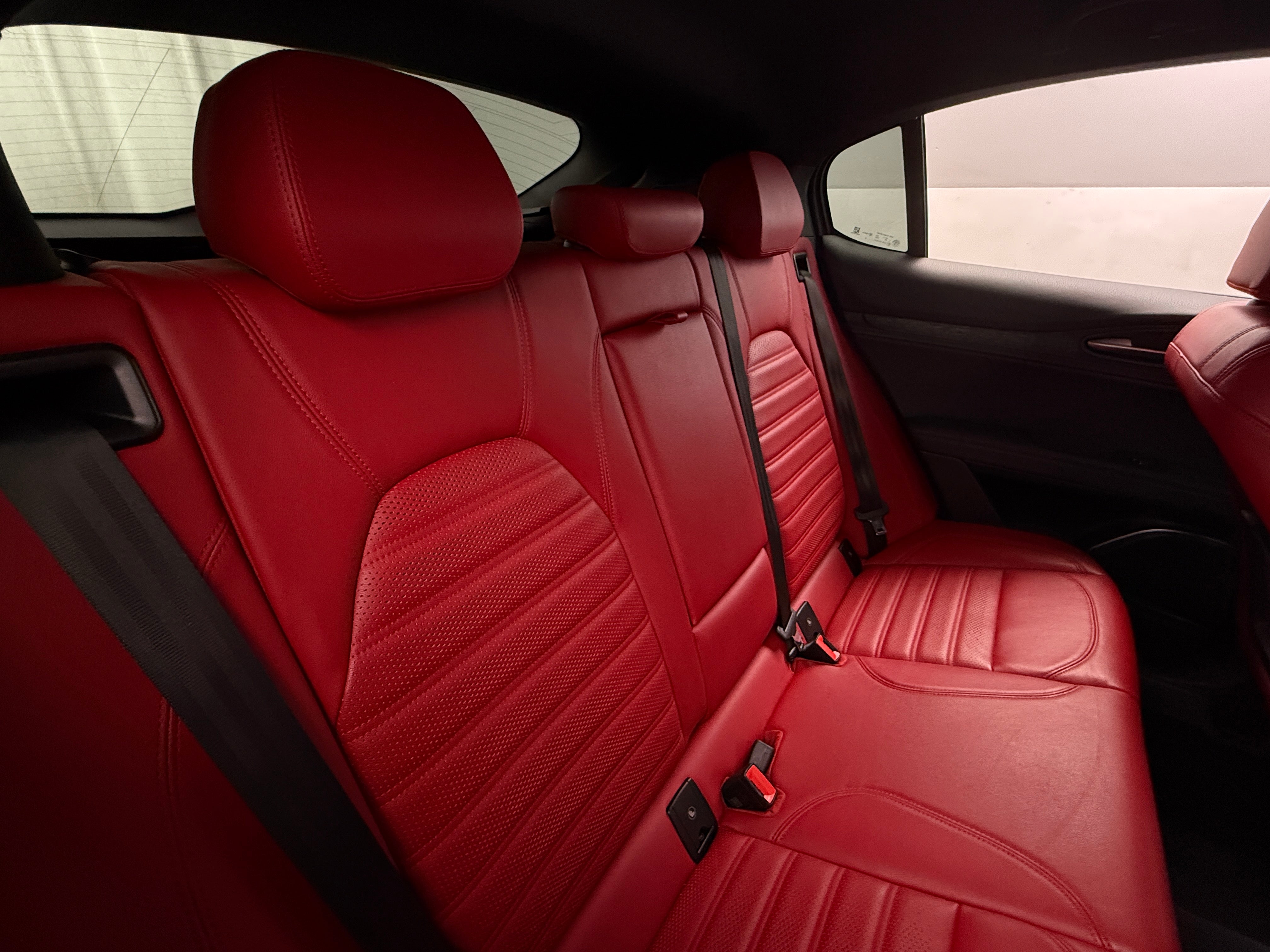 2022 Alfa Romeo Stelvio Sprint 5