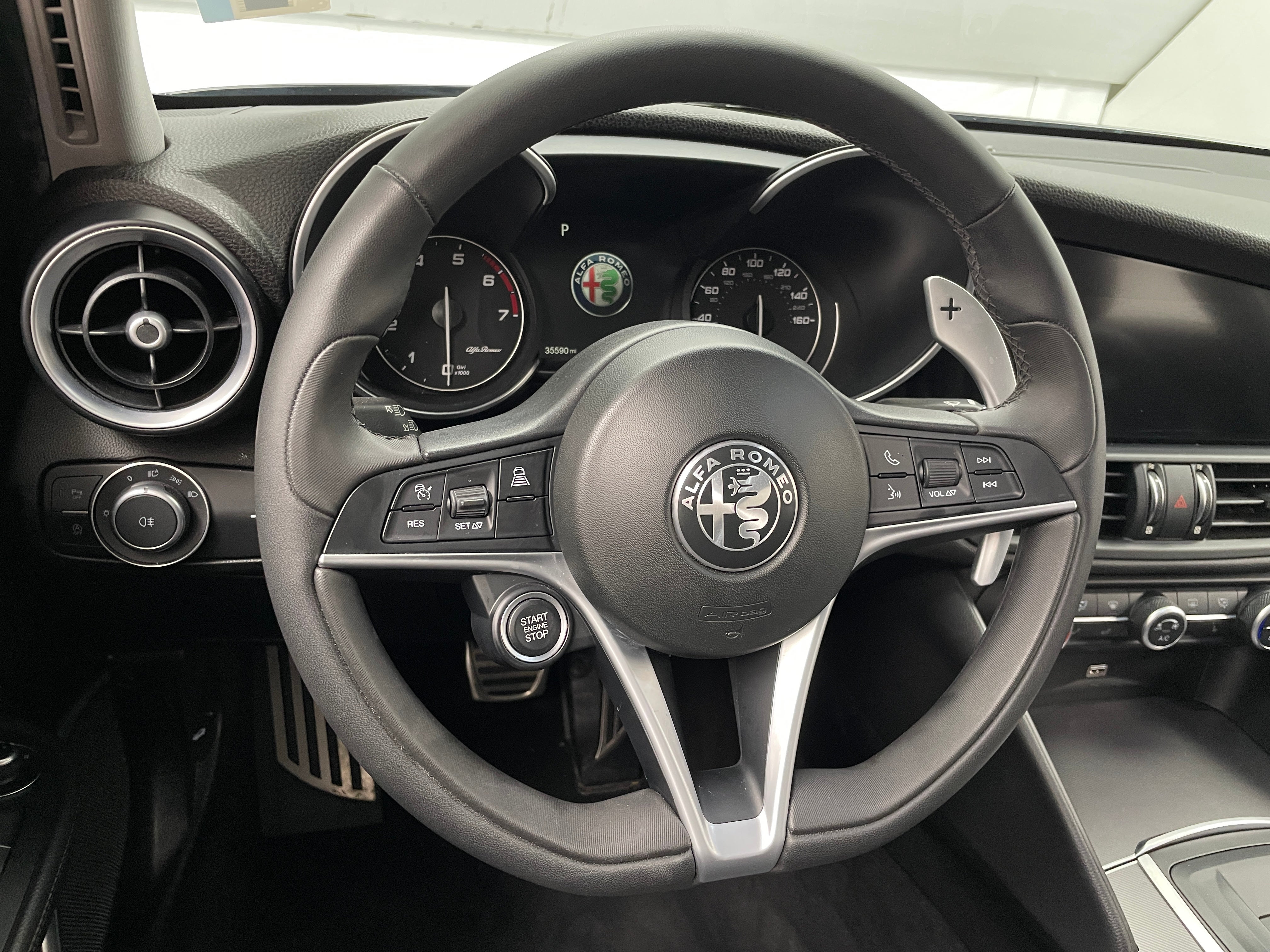 2019 Alfa Romeo Giulia Sport 4