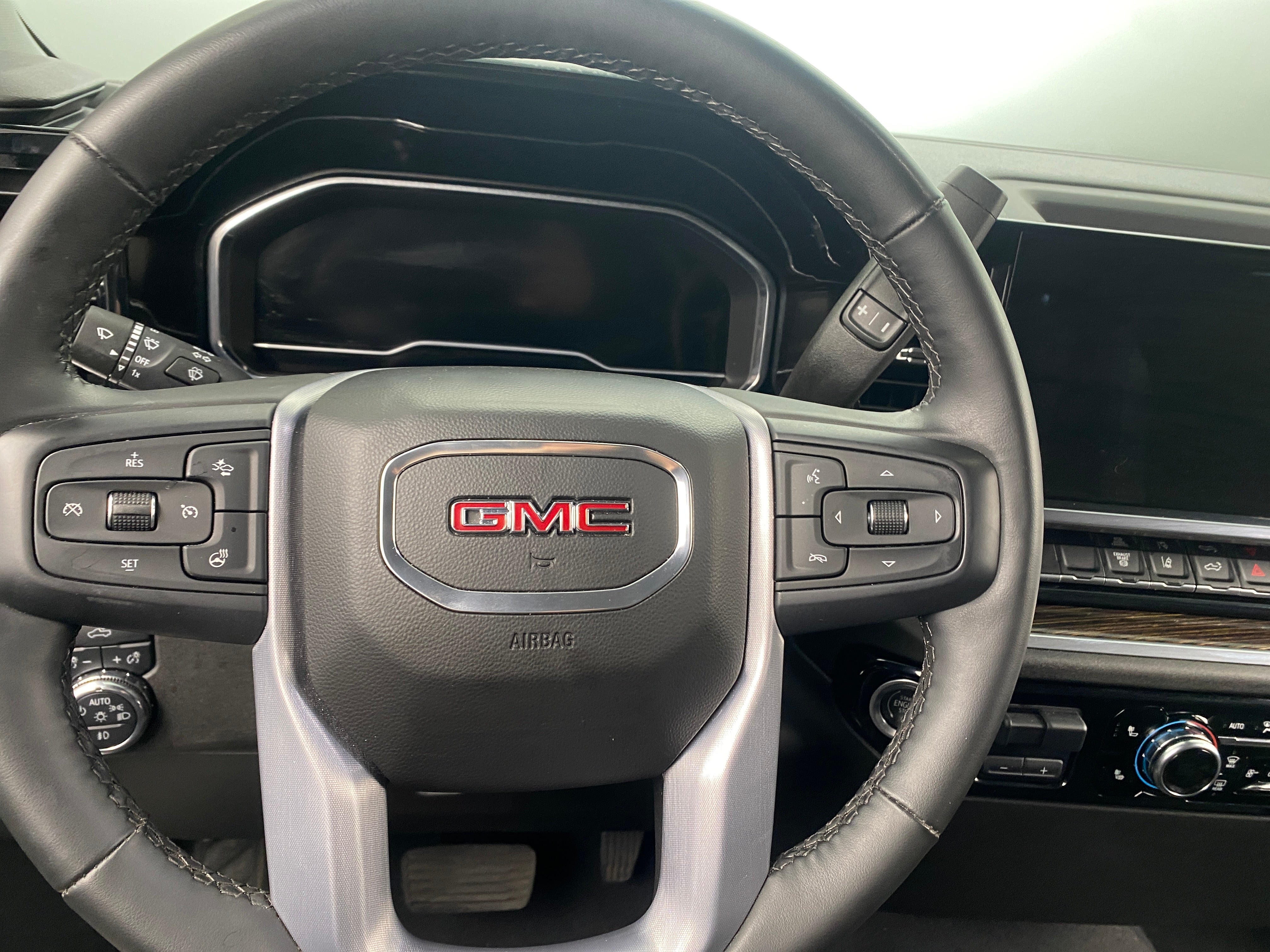 2024 GMC Sierra 3500 SLE 4