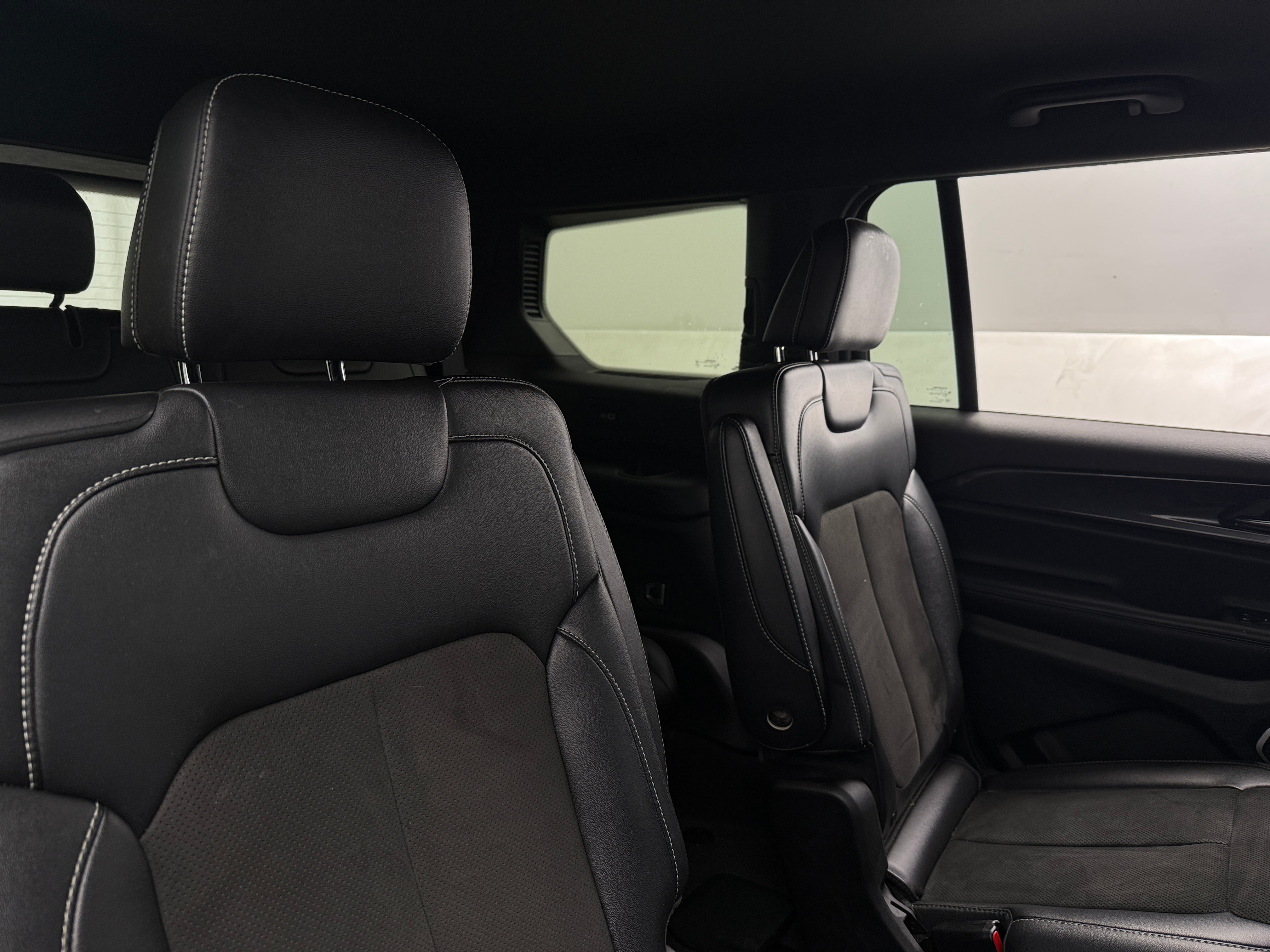 2022 Jeep Grand Cherokee L Altitude 5