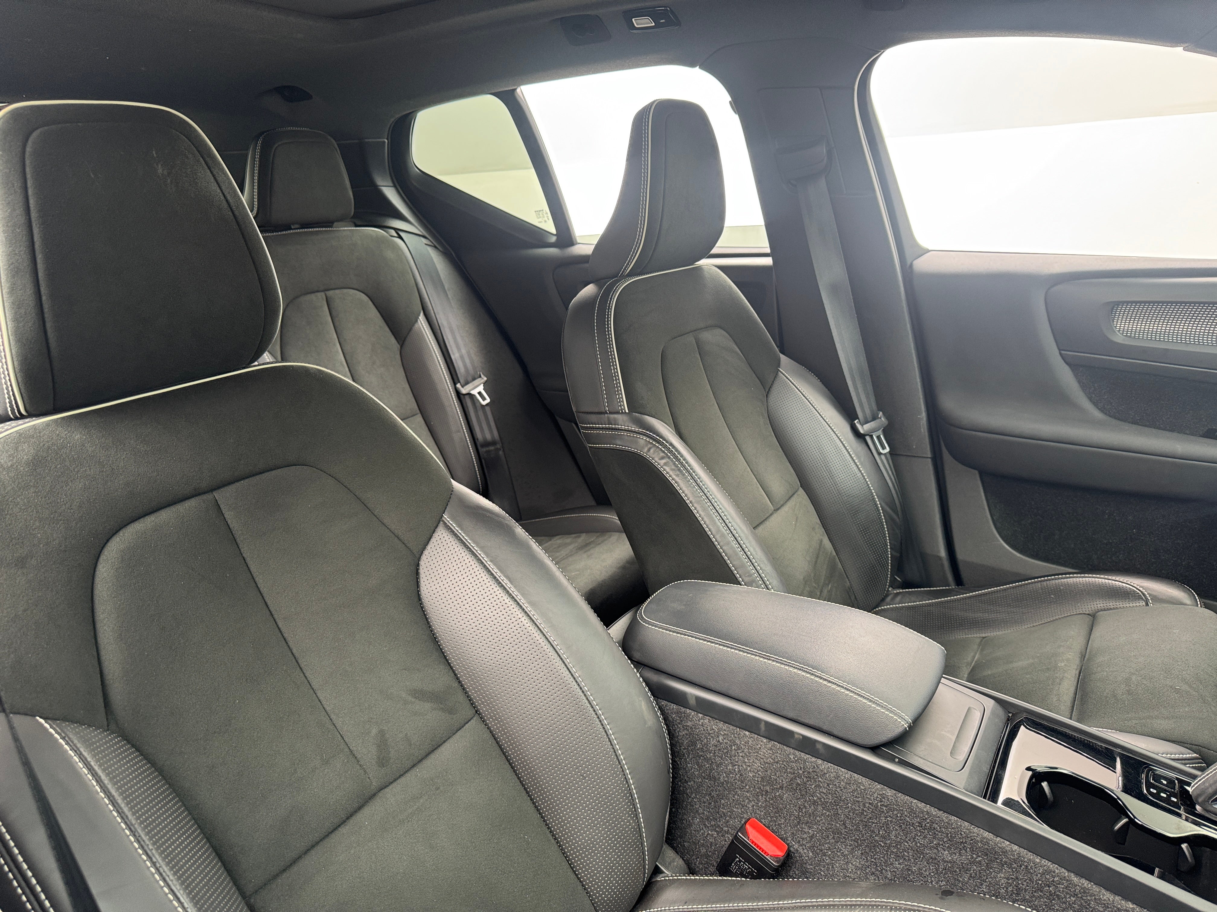2021 Volvo XC40 Recharge Core 2