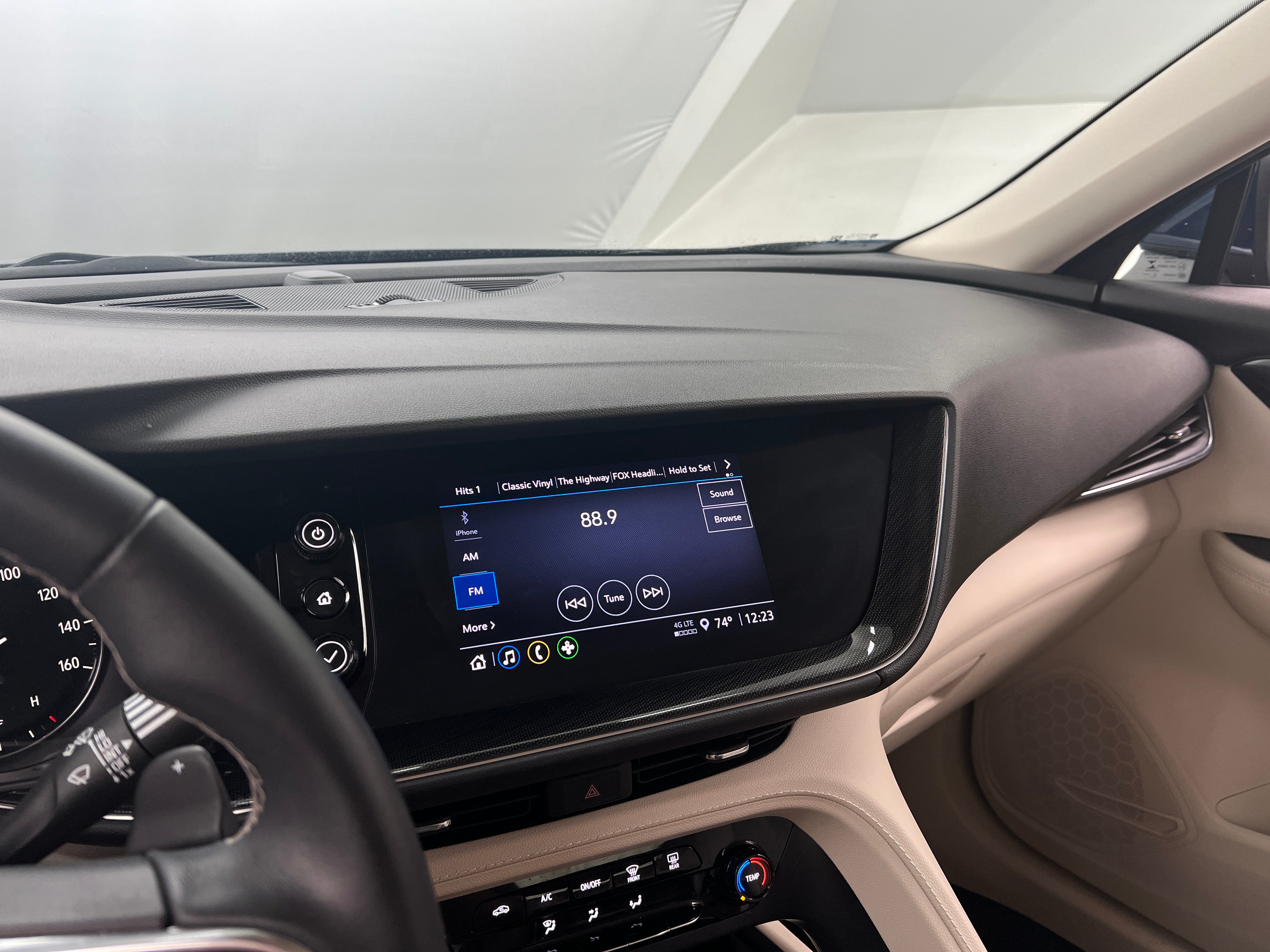 2022 Buick Envision Preferred 4