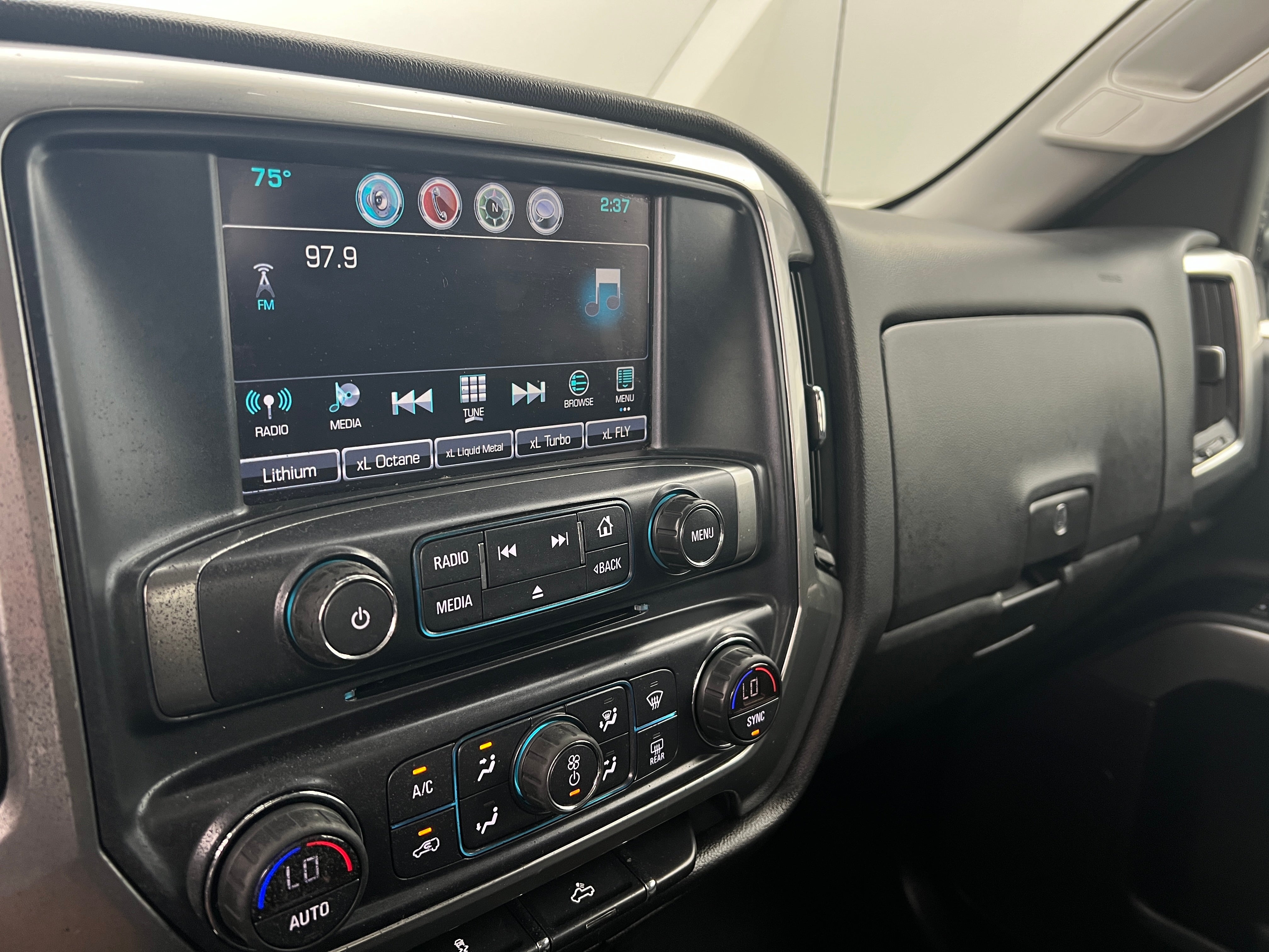 2017 Chevrolet Silverado 1500 LT 4