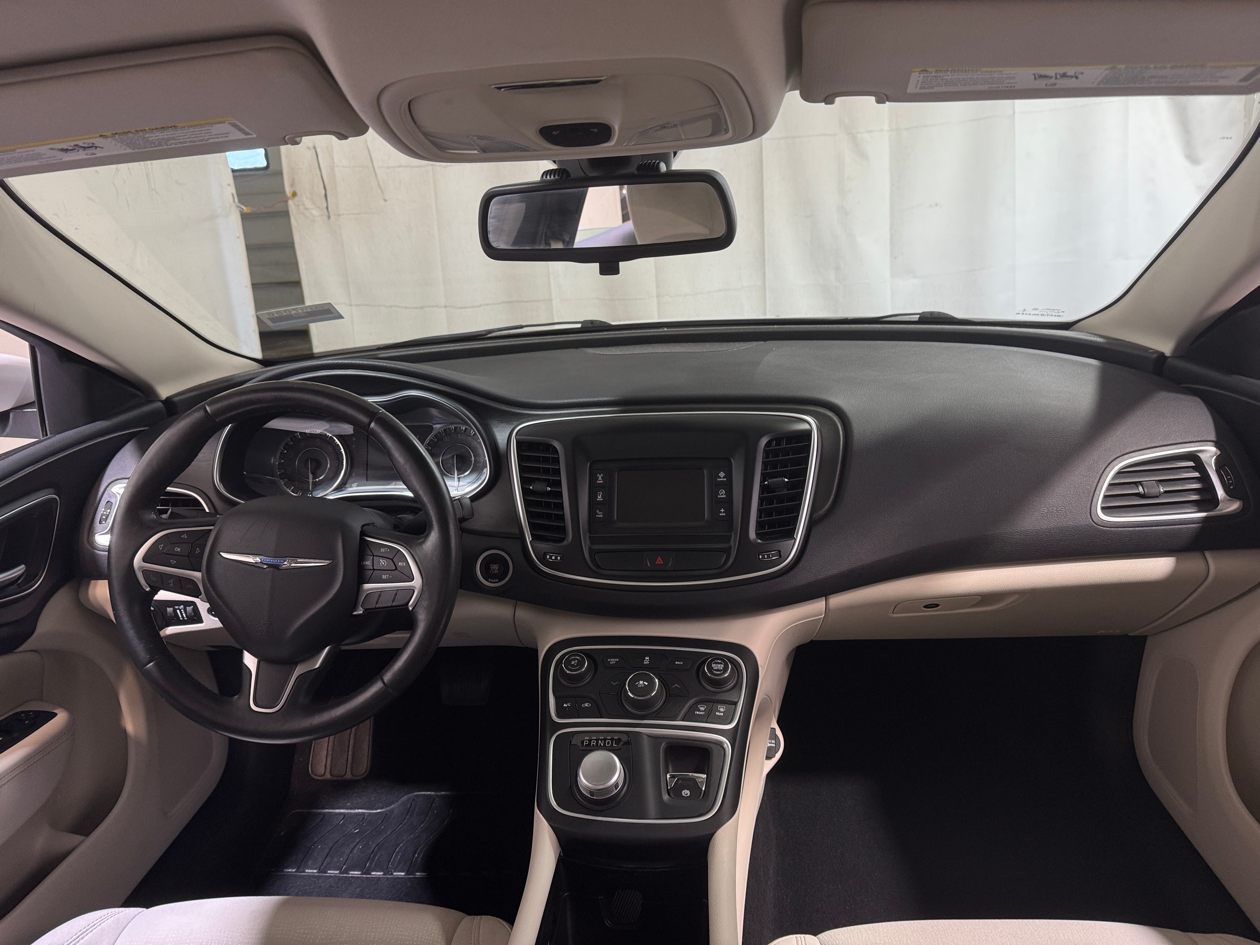 2016 Chrysler 200 LX 3