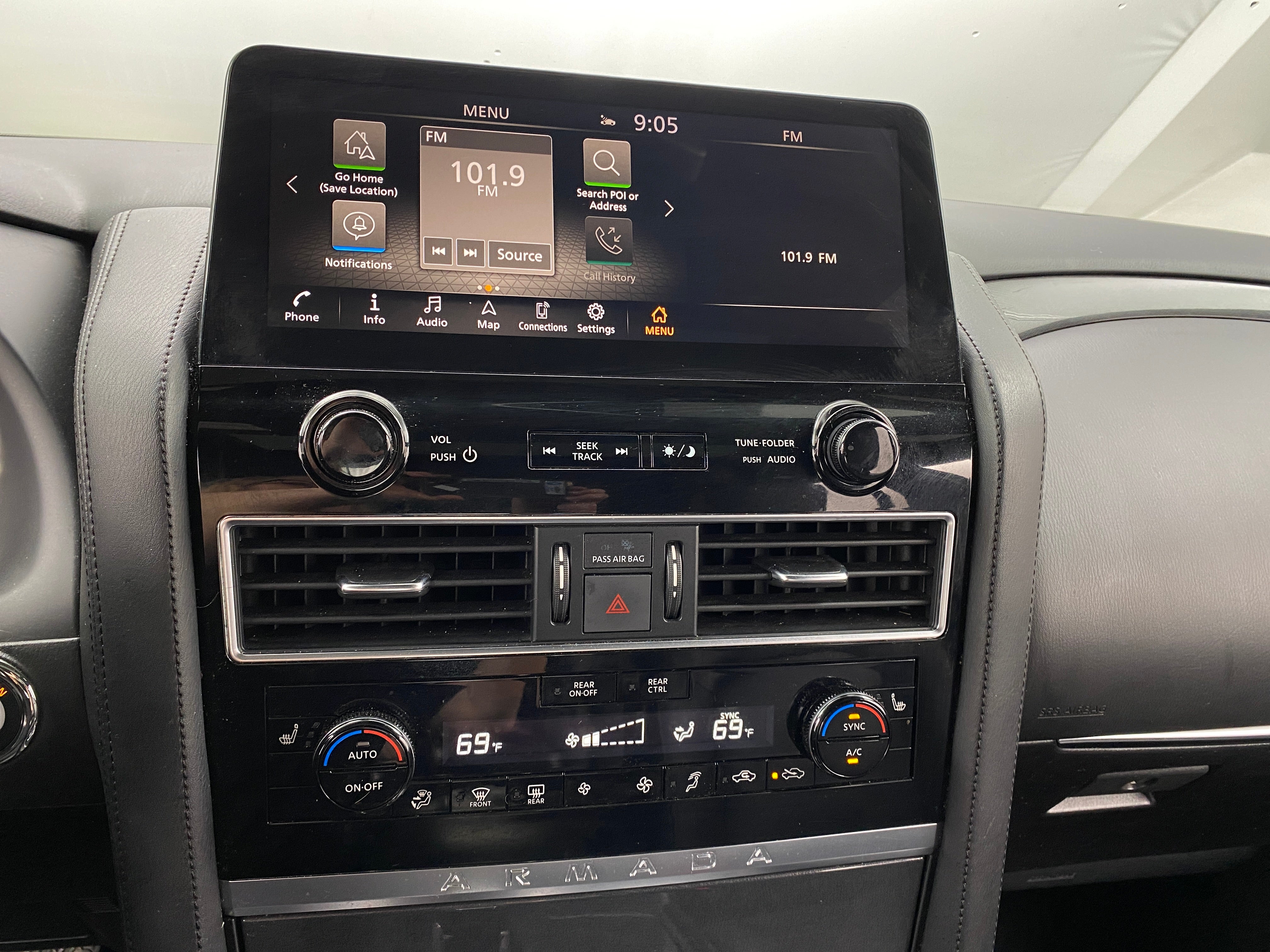 2023 Nissan Armada SL 3